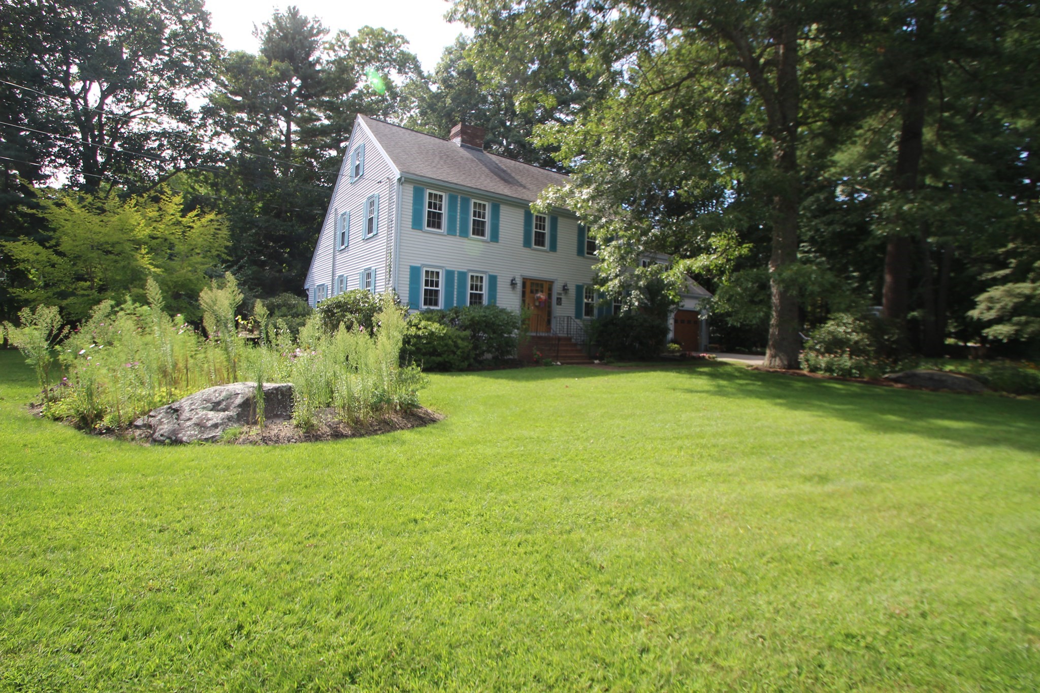 125 Boxwood Ln, Bridgewater, MA 02324
