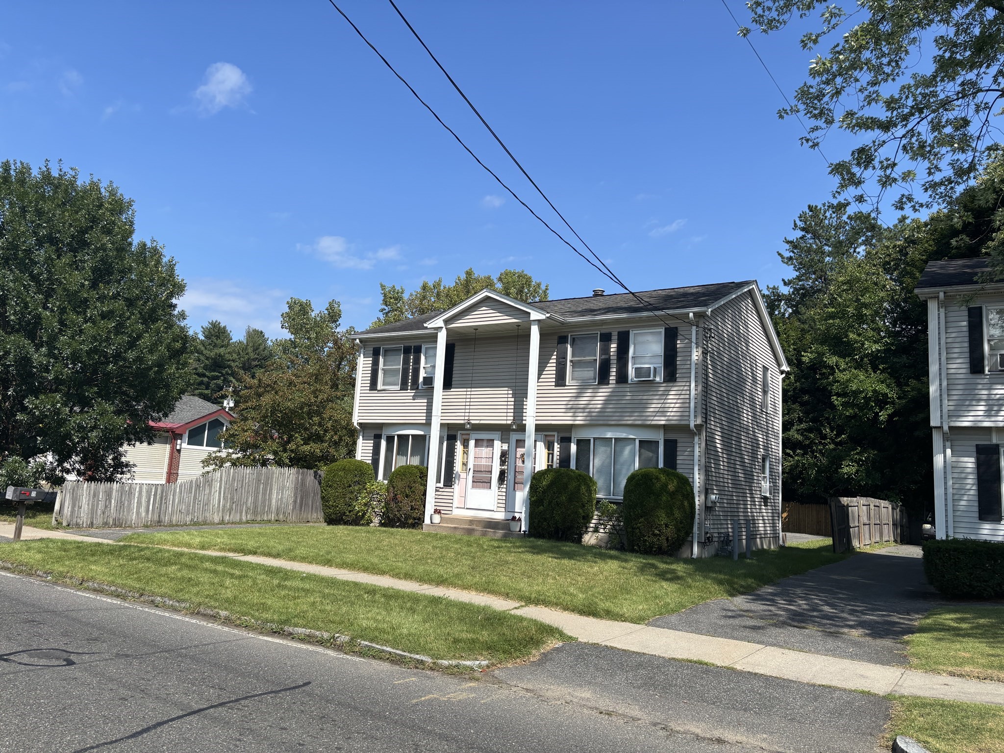 17 Slater Ave, Springfield, MA 01119