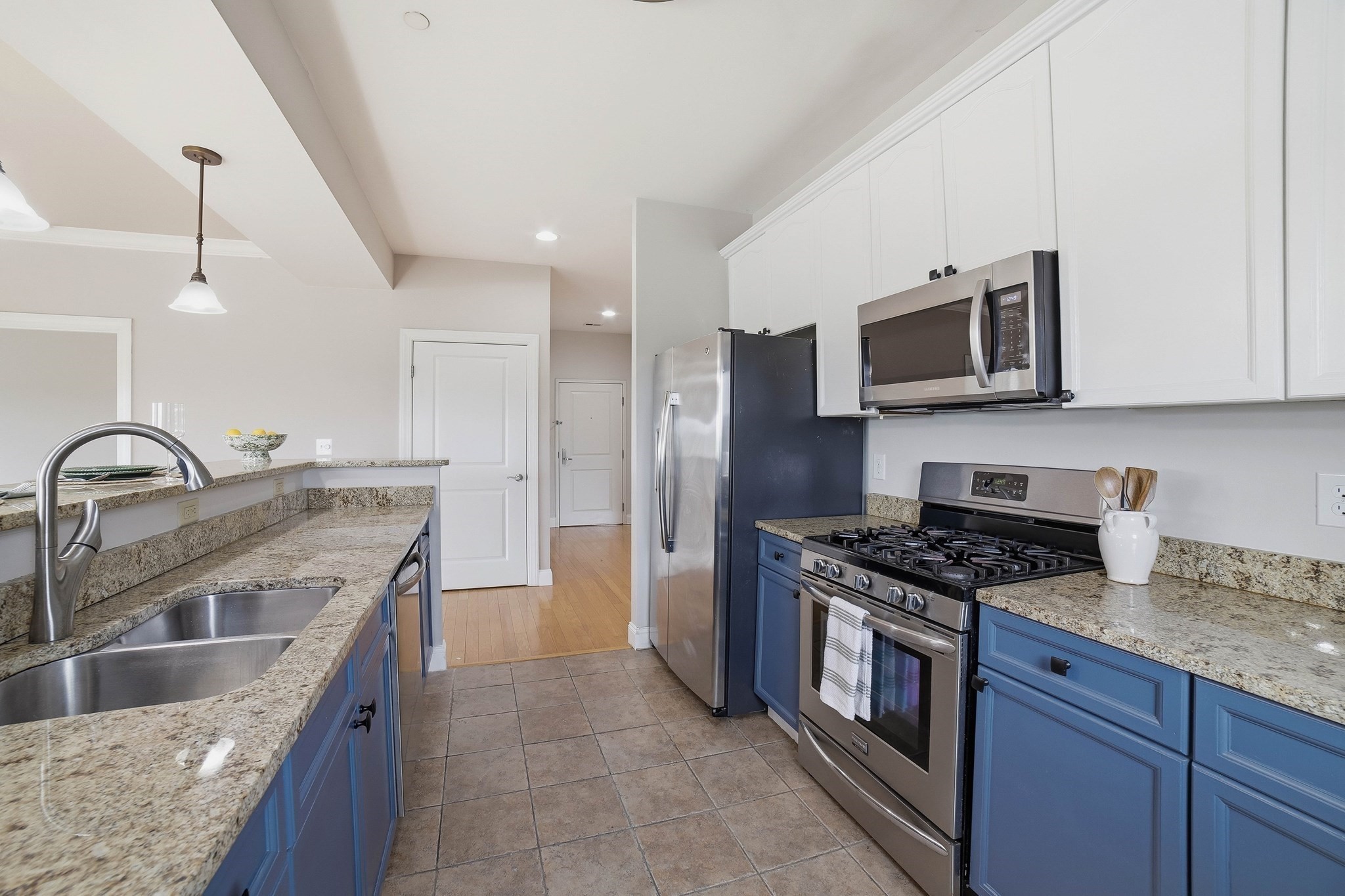 527 Pawtucket Blvd Unit 608, Lowell, MA 01854