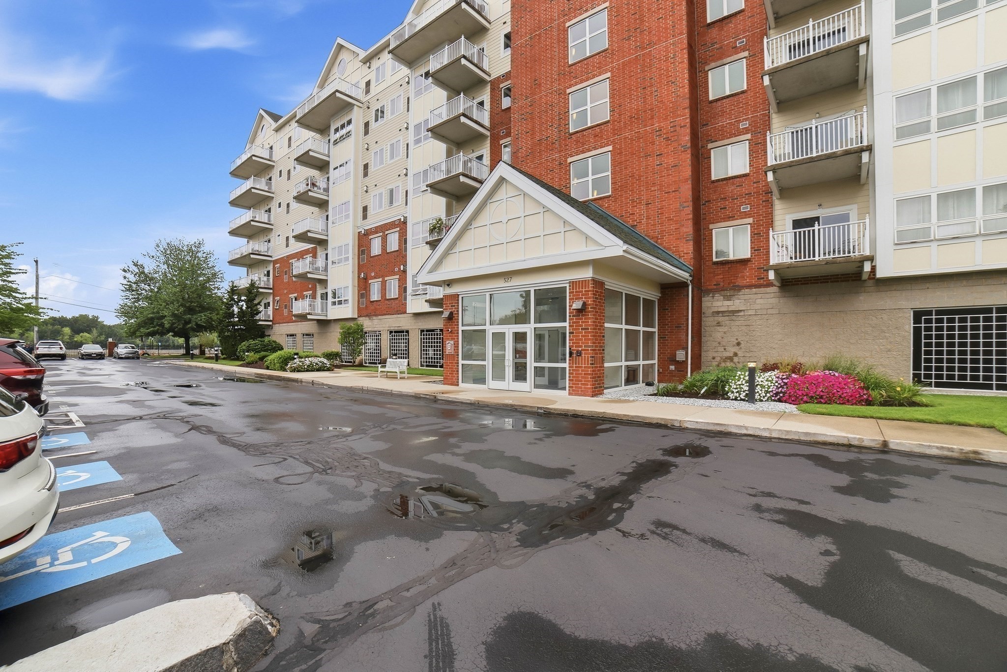 527 Pawtucket Blvd Unit 608, Lowell, MA 01854 - Image 17