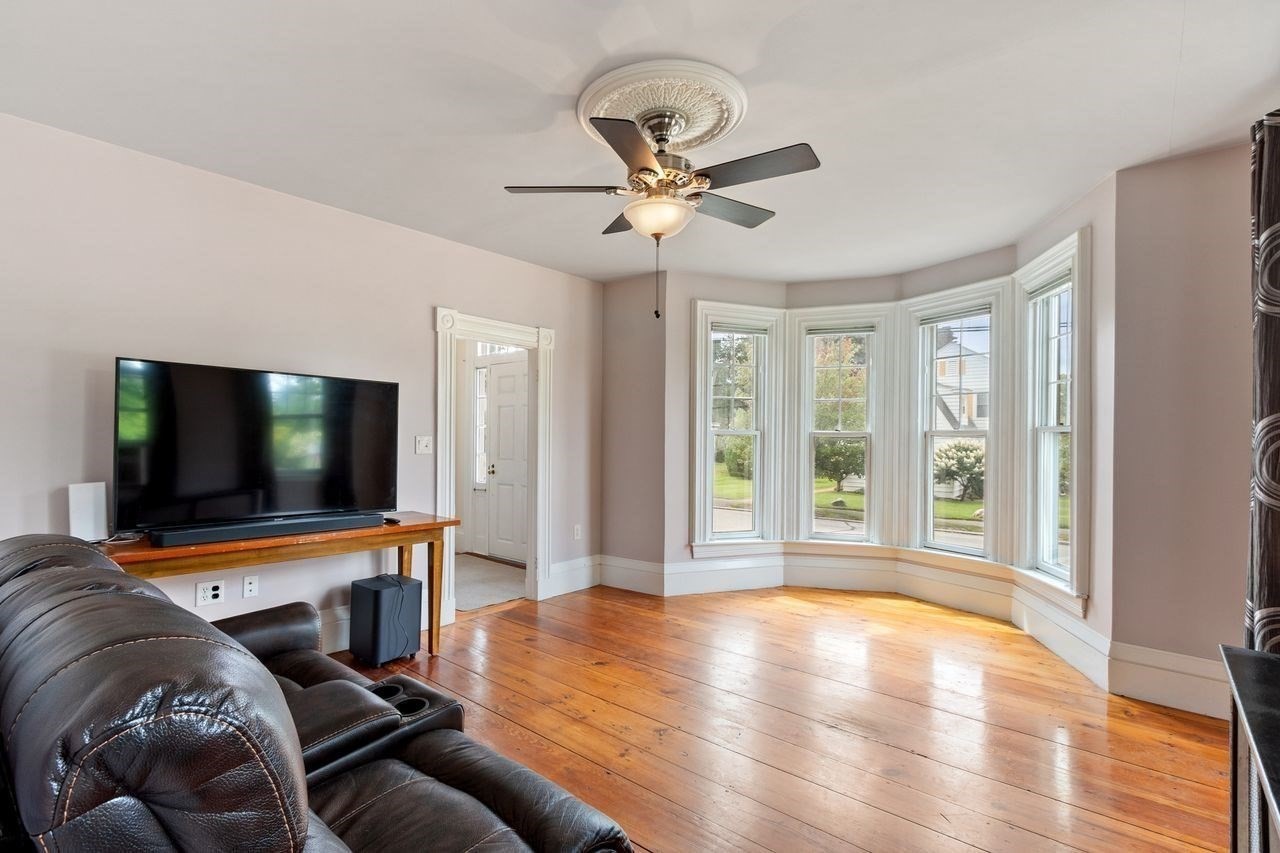 727 Andover, Lowell, MA 01852 - Image 15