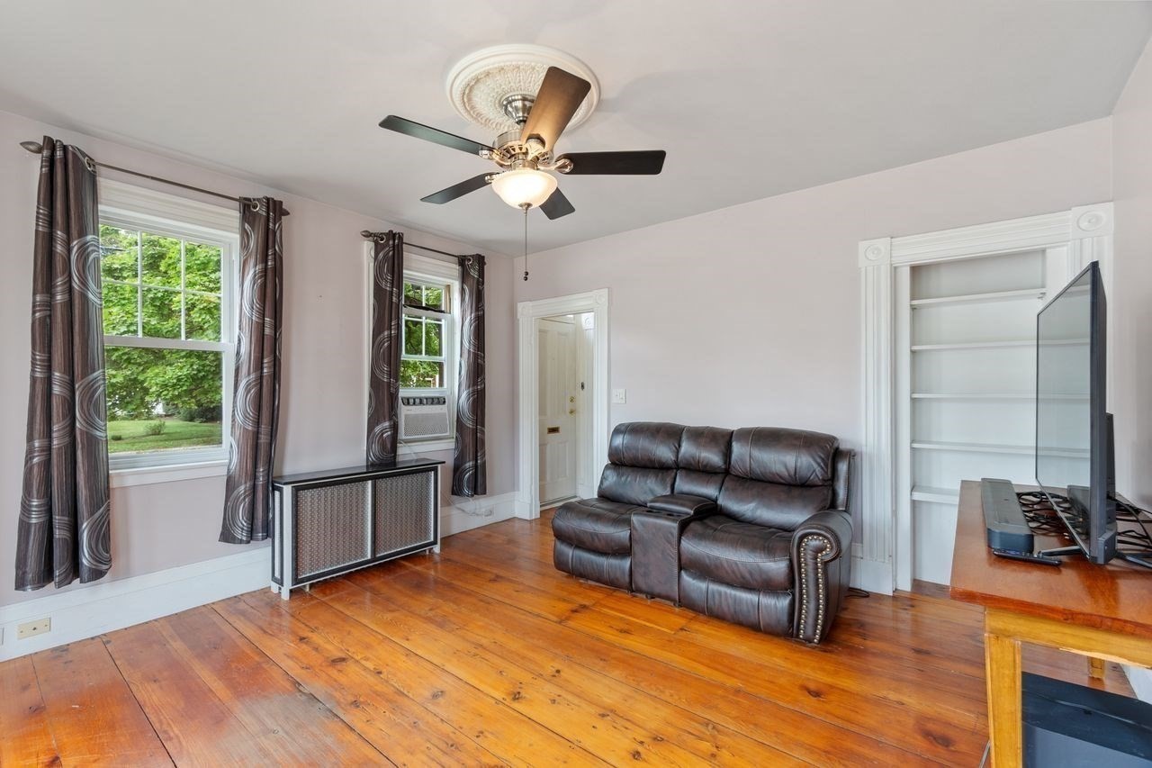 727 Andover, Lowell, MA 01852 - Image 17