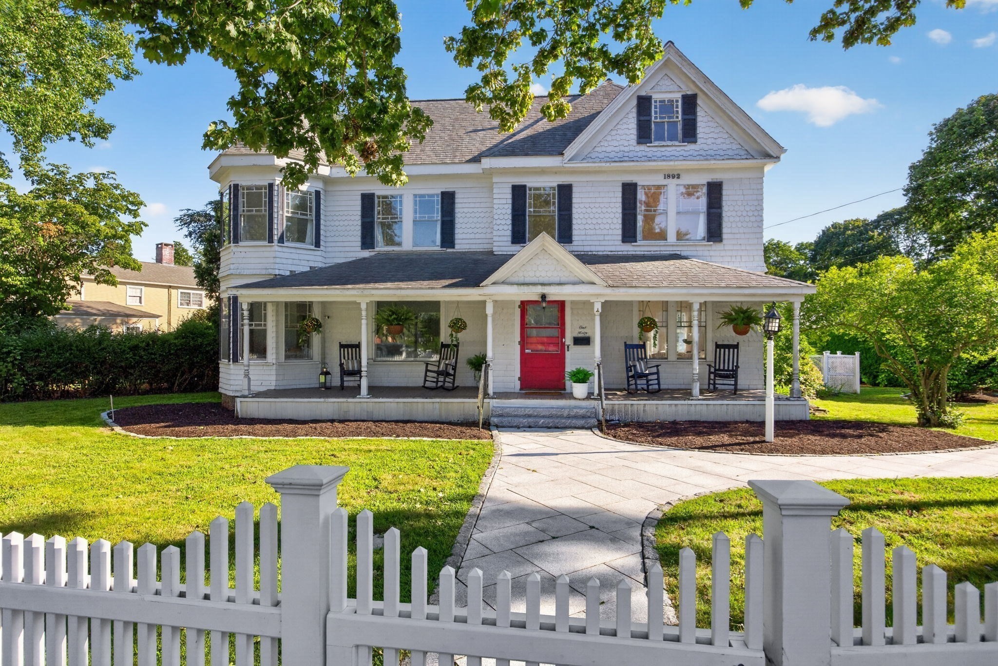 1 Main St, Falmouth, MA 02540