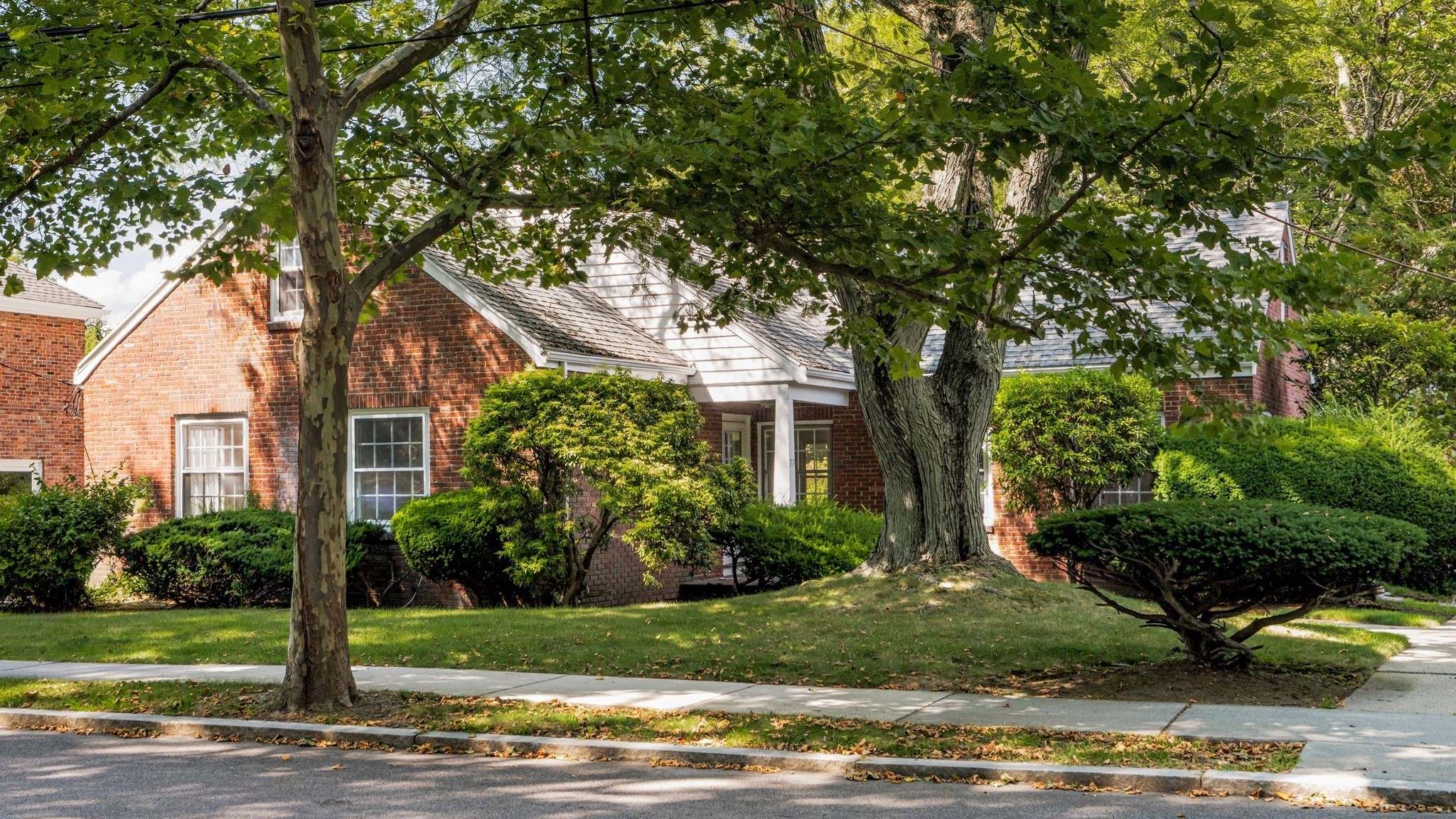 77 Jordan Rd, Brookline, MA 02446