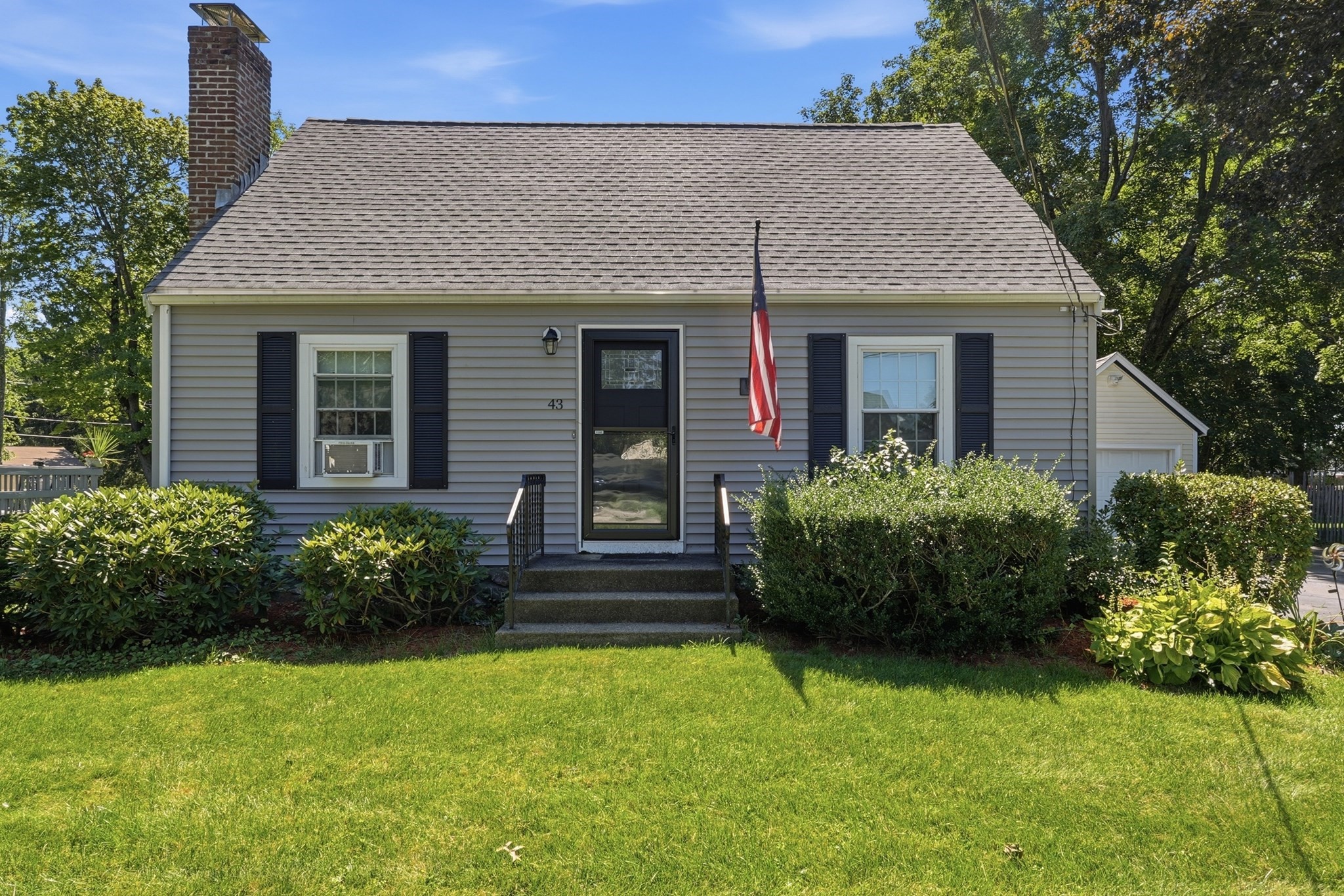 43 Spruce Street, Shrewsbury, MA 01545