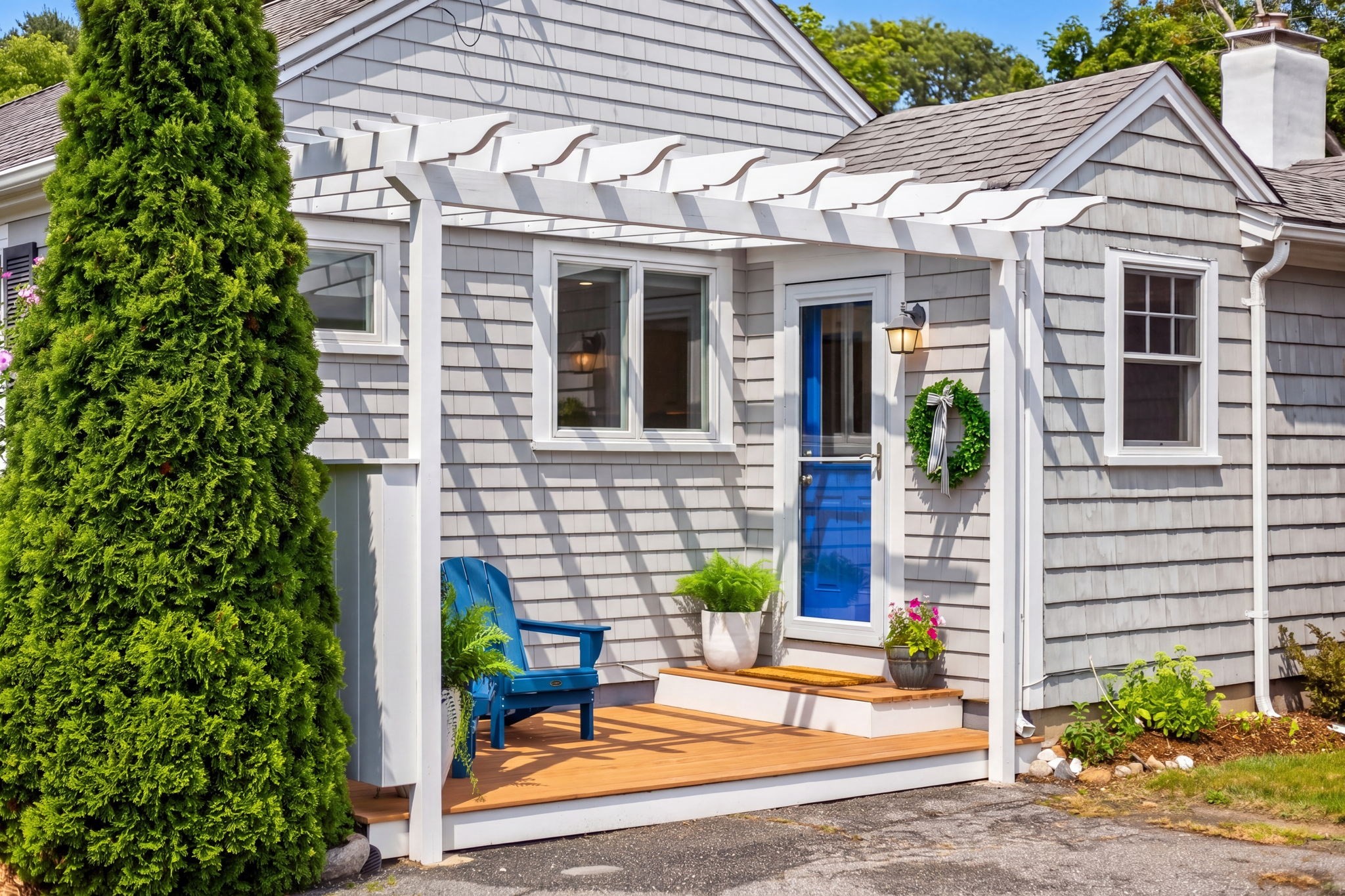 50 Pine St, Falmouth, MA 02556