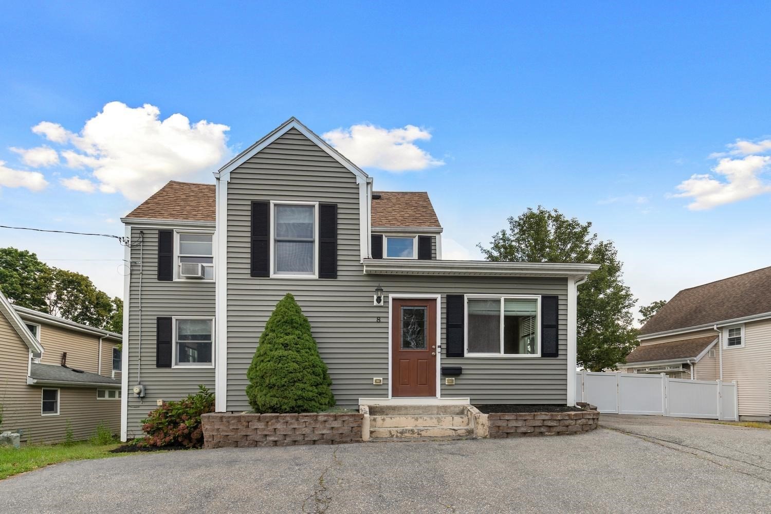 8 Herbert St, Wakefield, MA 01880
