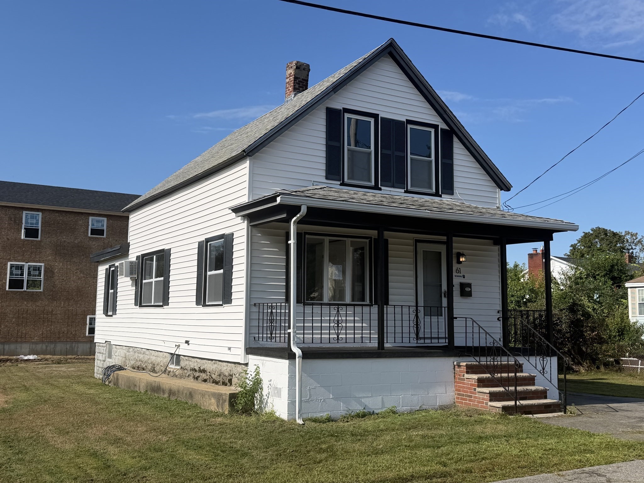 61 Thornton Ave, Methuen, MA 01844