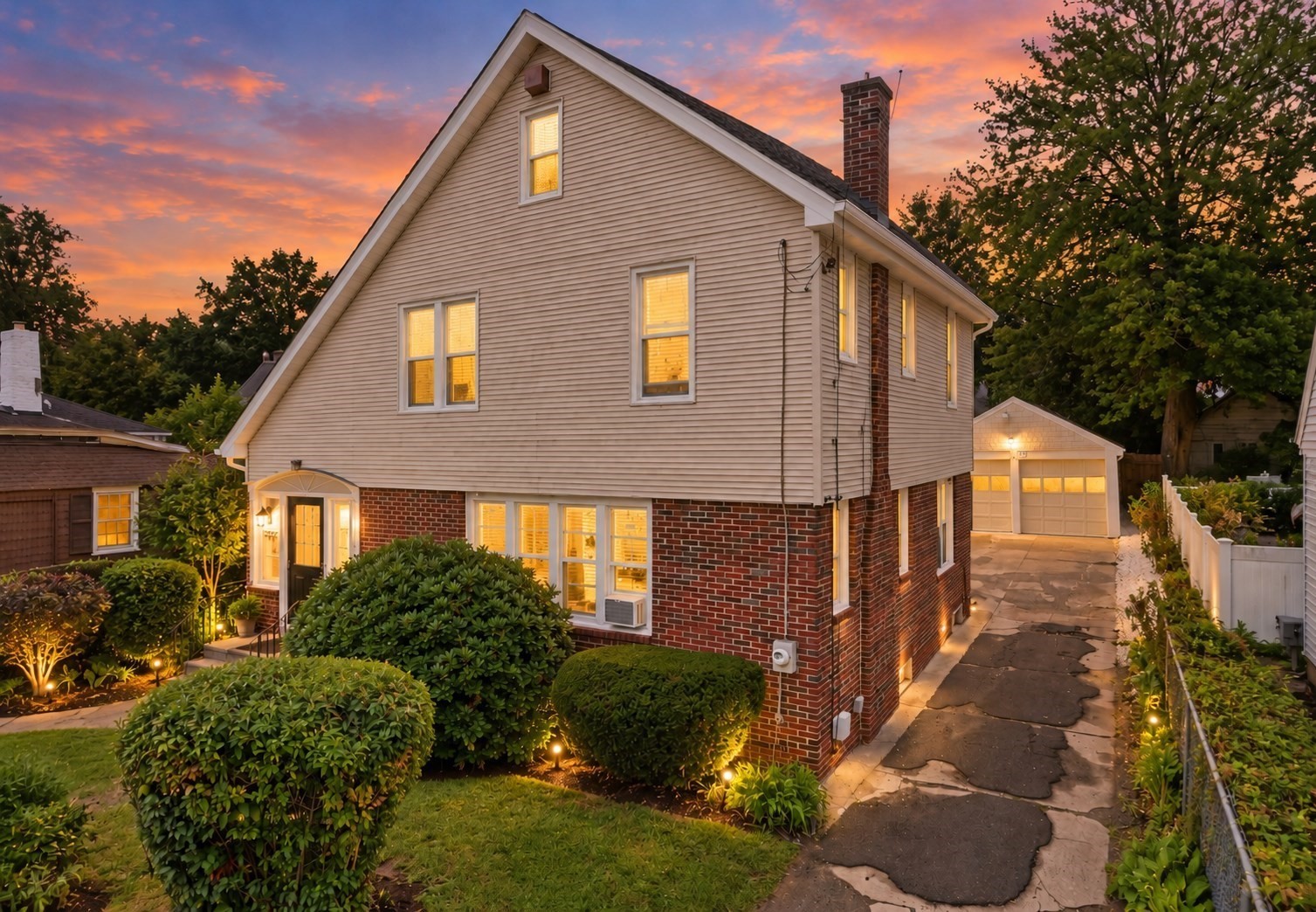73 Santa Barbara St, Springfield, MA 01104