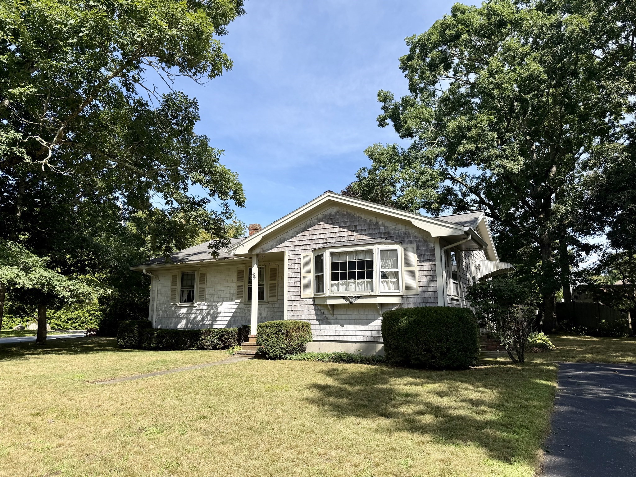 1183 Dutton Street, New Bedford, MA 02745