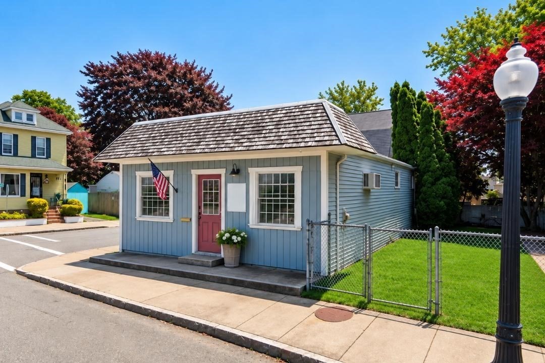 358 Court Street, New Bedford, MA 02740 - Image 1