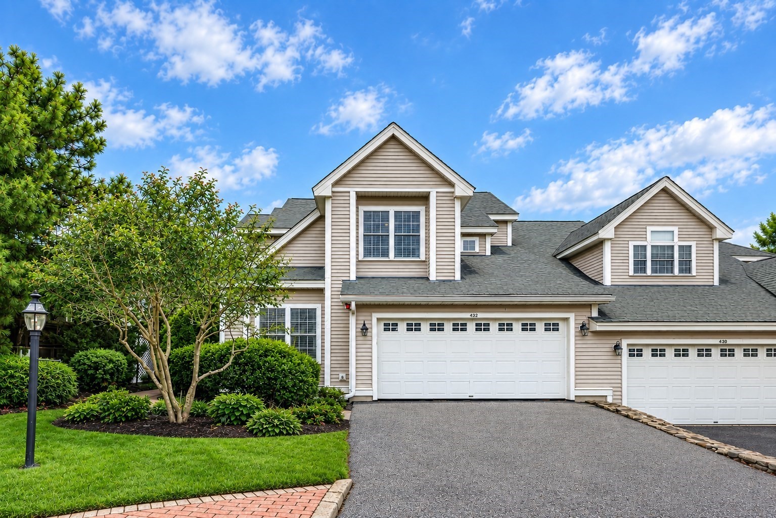 432 Boxwood Ln Unit 432, Clinton, MA 01510