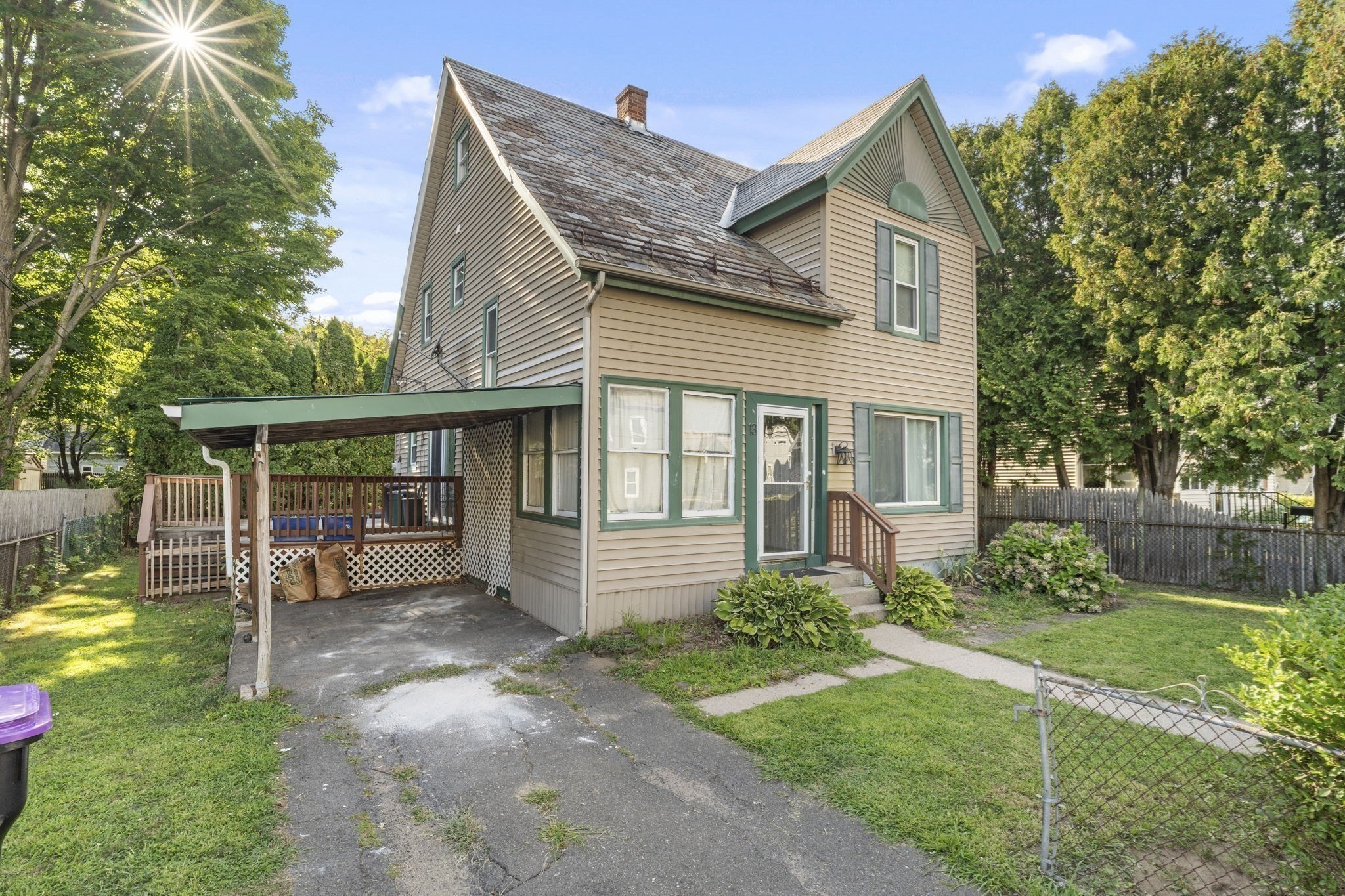 13 Cook St, Holyoke, MA 01040