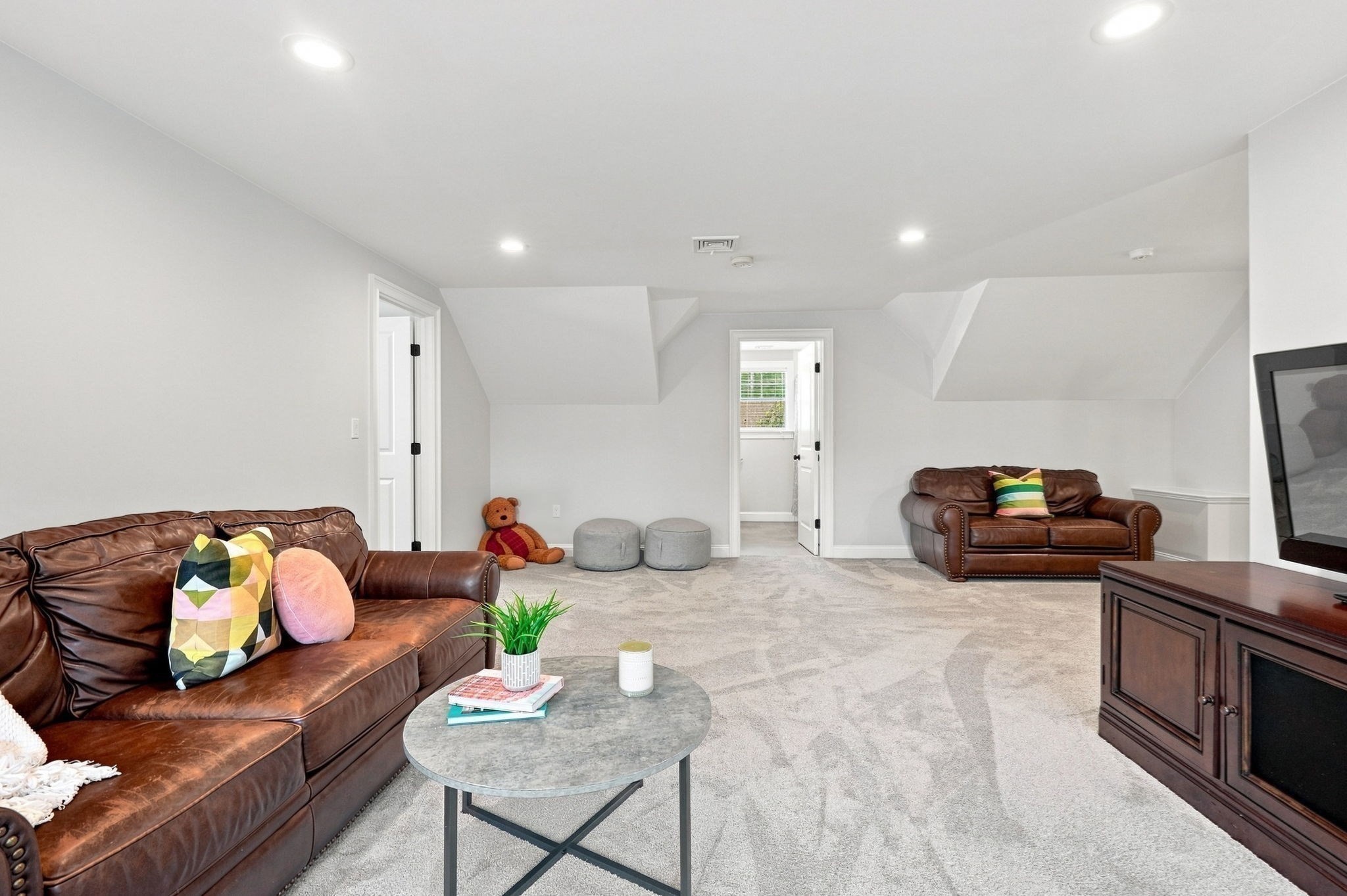 55 Rockwood Ln, Needham, MA 02492 - Image 29