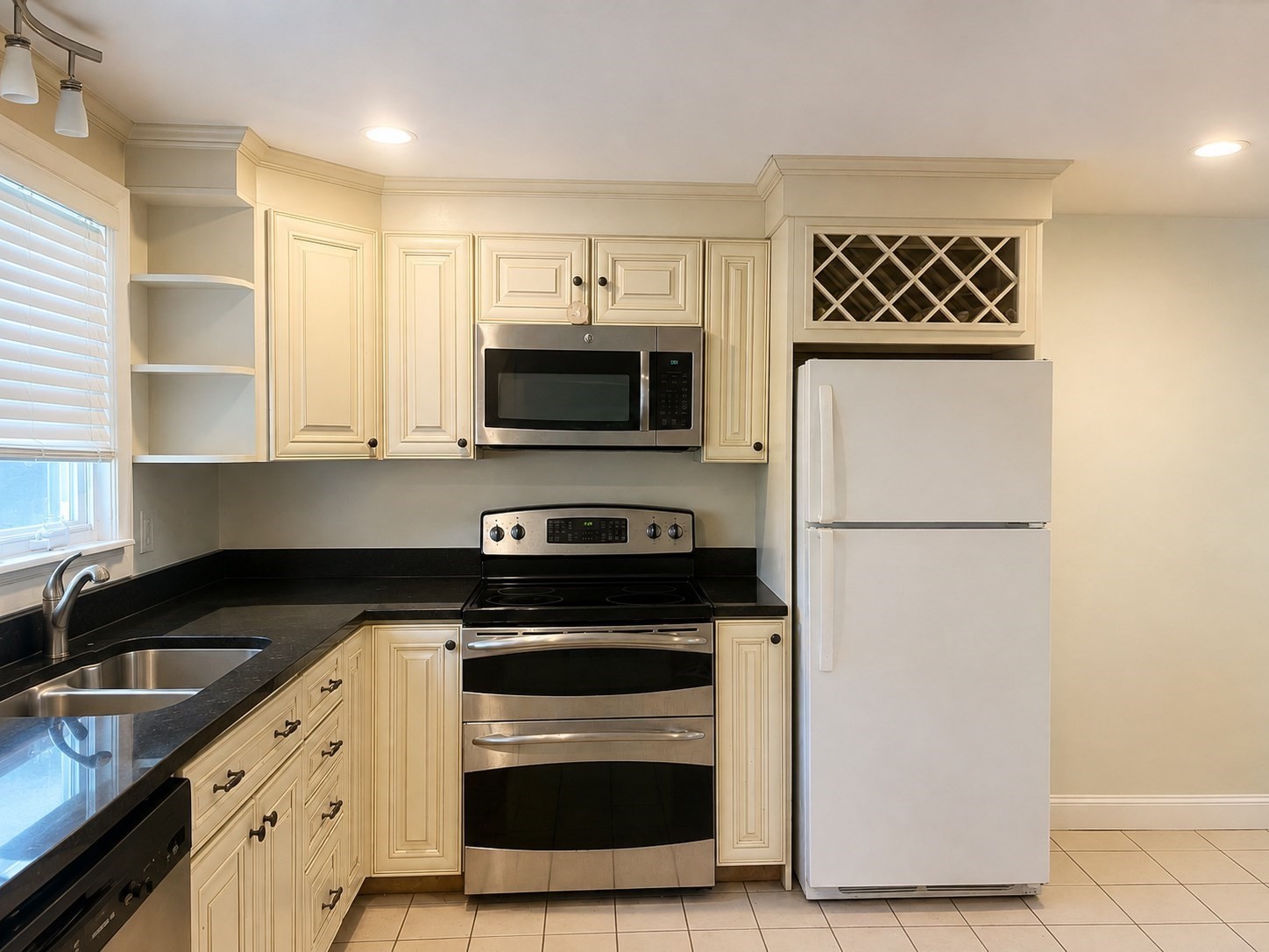 76 Central St, Georgetown, MA 01833 - Image 2