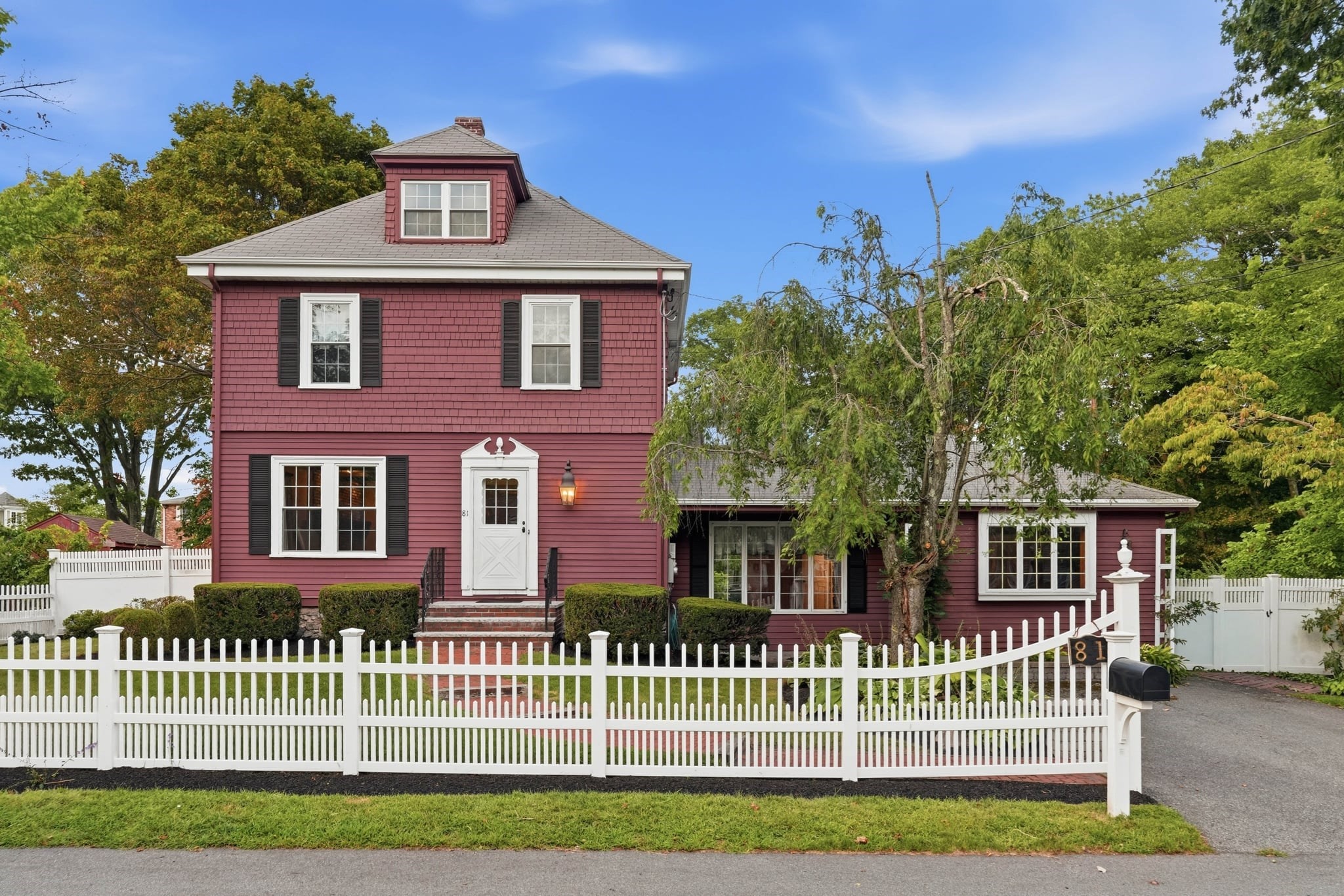 81 Ware St, Dedham, MA 02026