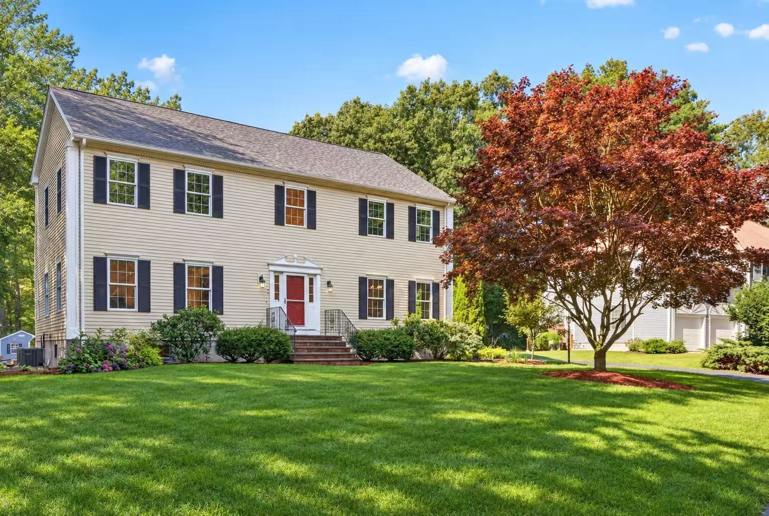 76 McLean St, Wellesley, MA 02481