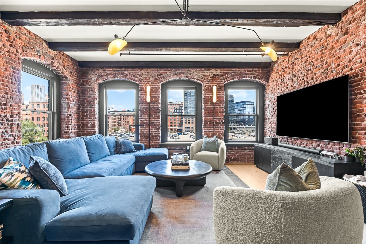 21 Wormwood St Unit 302, Seaport, Boston, MA 02210