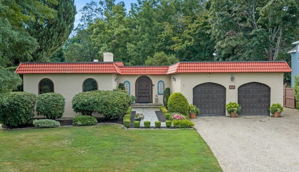 37 Phillips Beach Ave, Swampscott, MA 01907