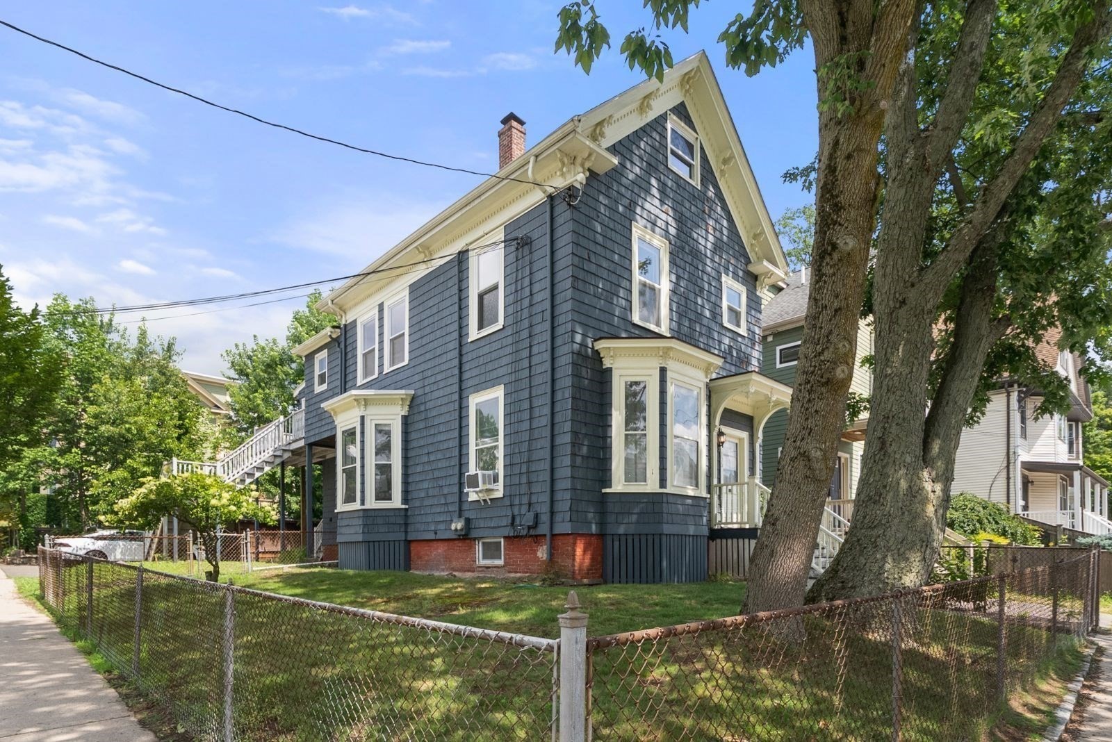 125 Morrison Ave, Somerville, MA 02143