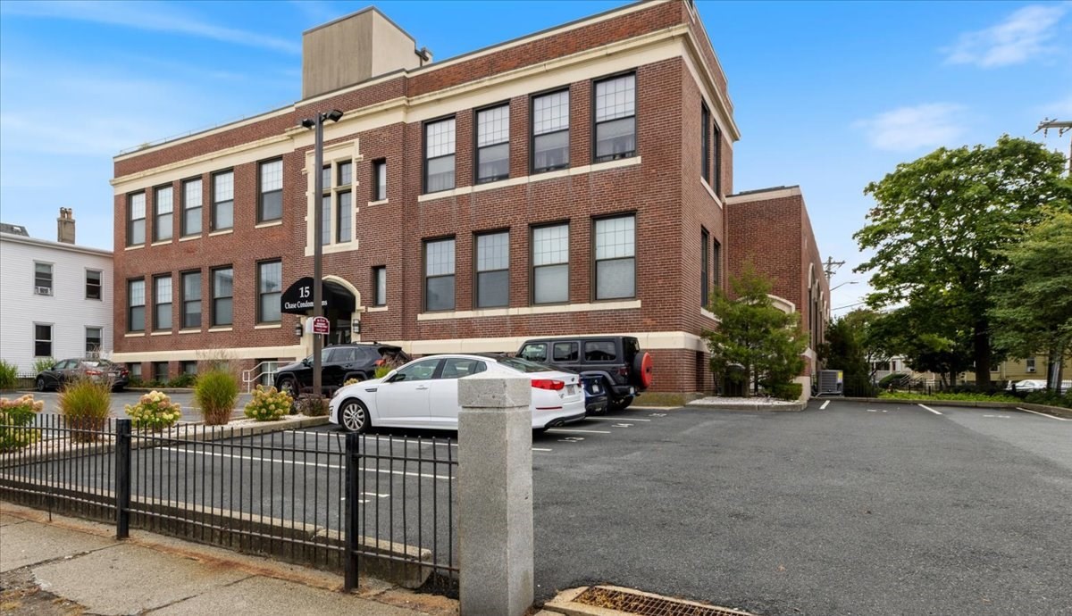 15 Ocean Ave Unit 203, Winthrop, MA 02152