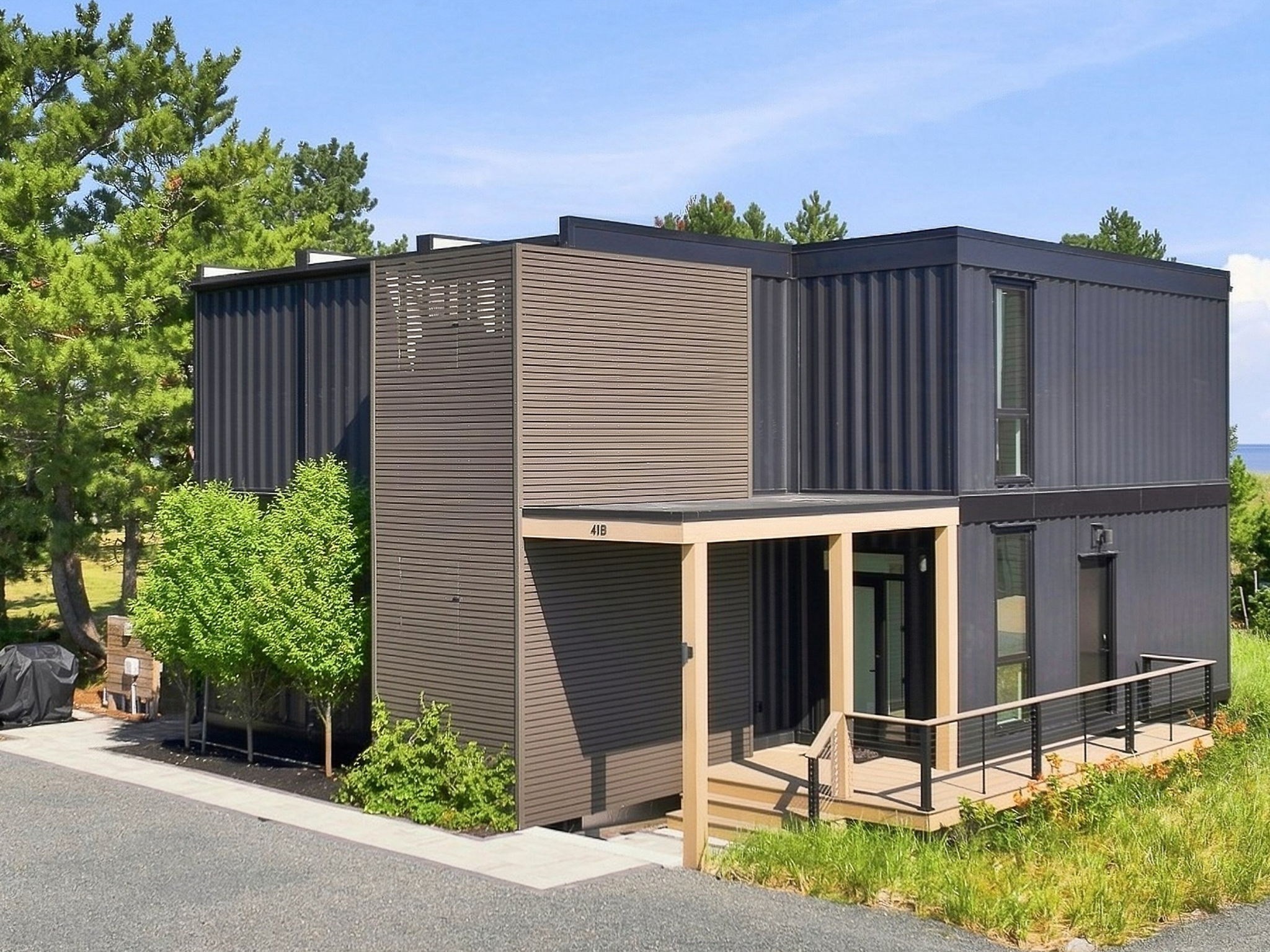 41 Wingaersheek Rd, Gloucester, MA 01930