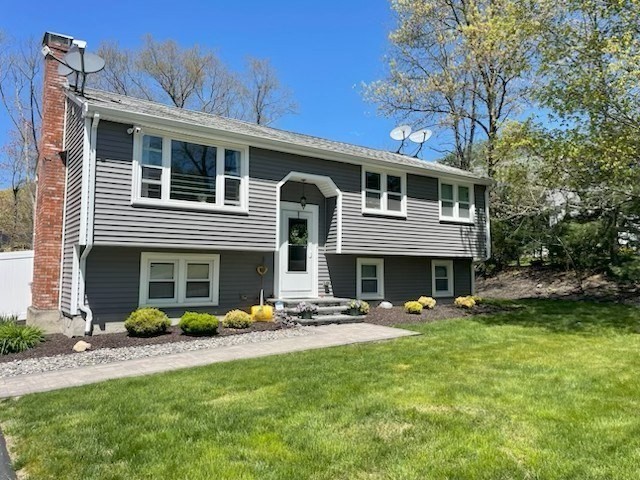 1169 W Elm St Ext, Brockton, MA 02301