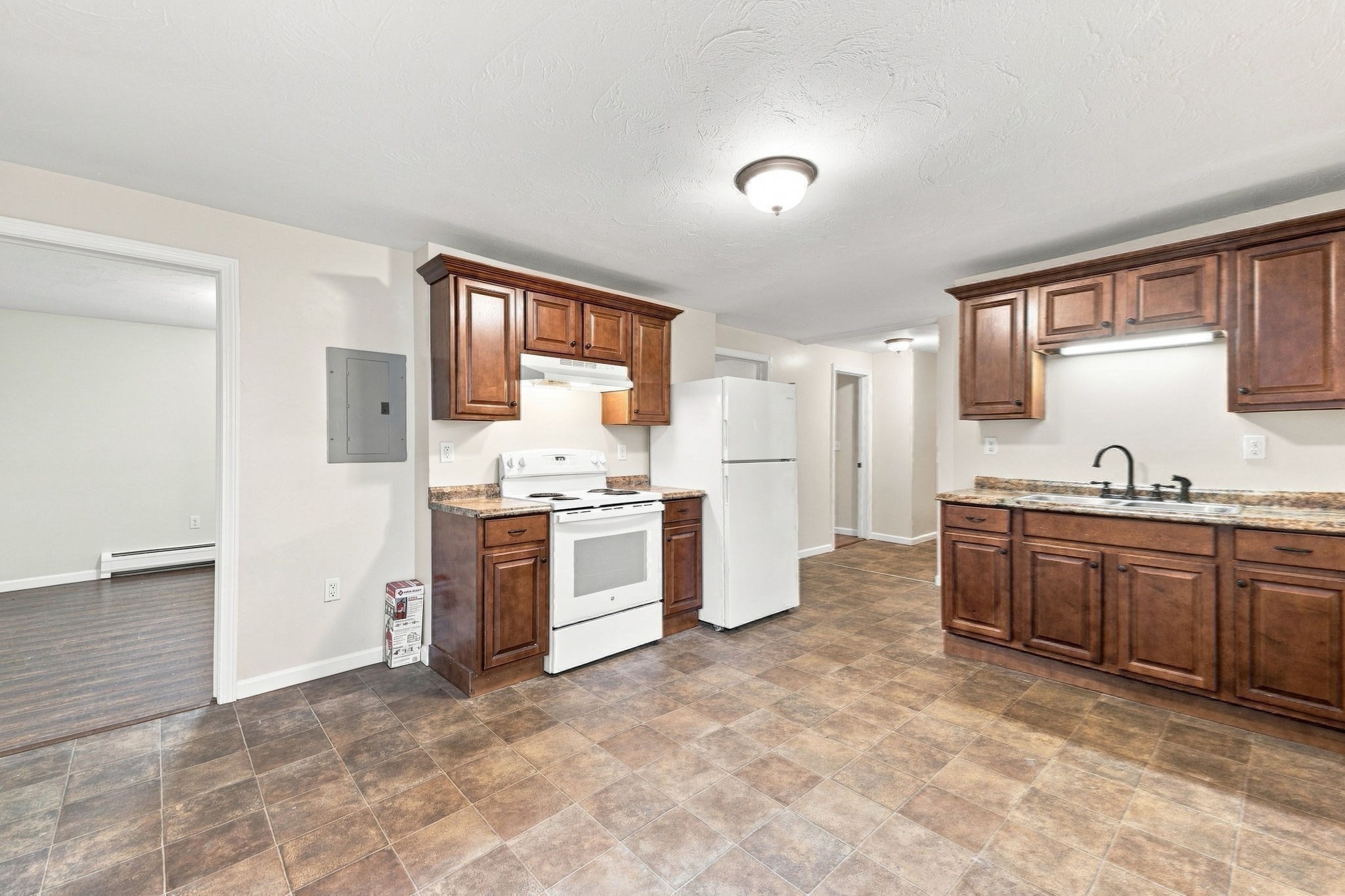 27 Regan St, Gardner, MA 01440 - Image 8