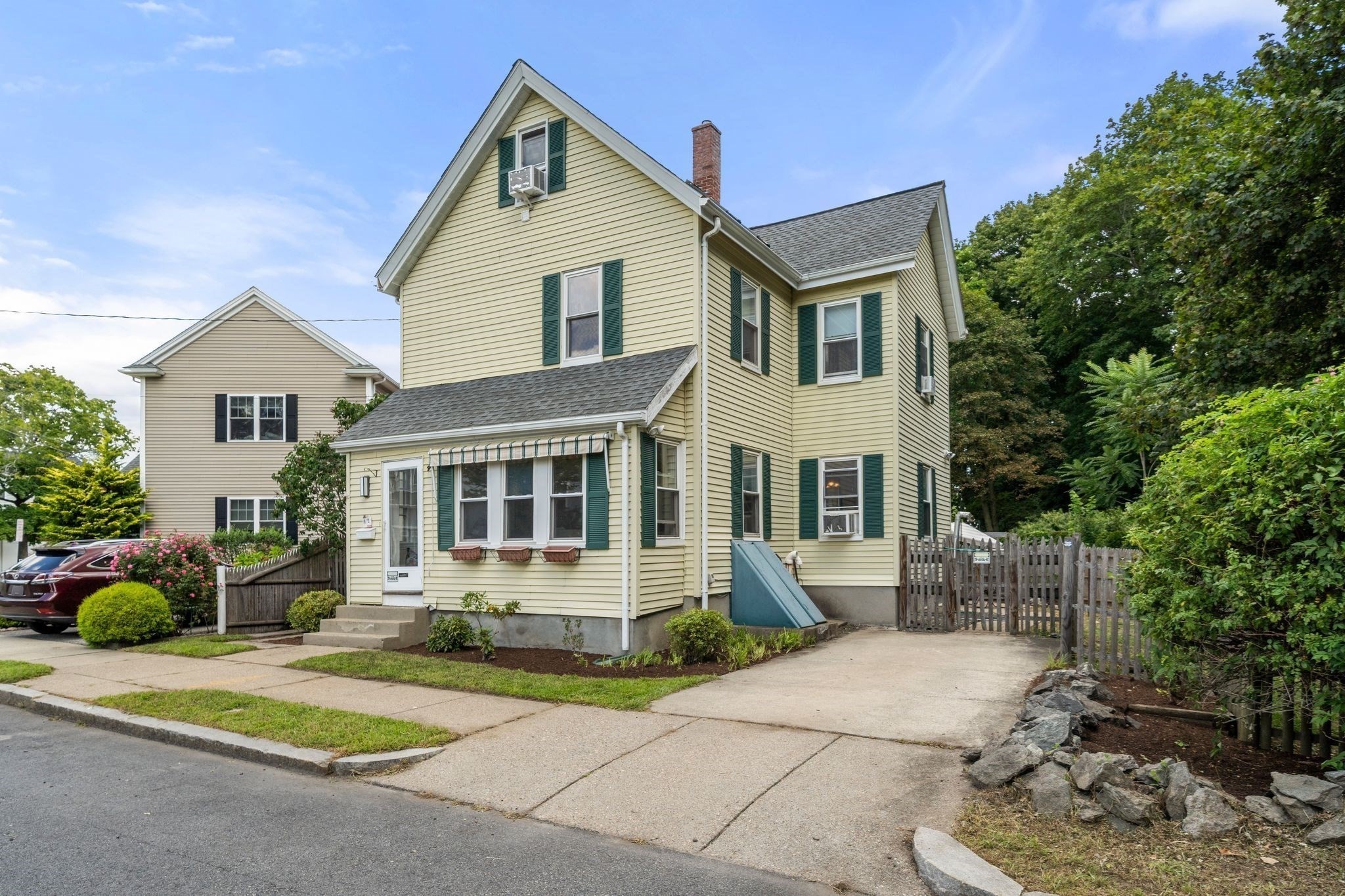 92 Allison St, Newton, MA 02458
