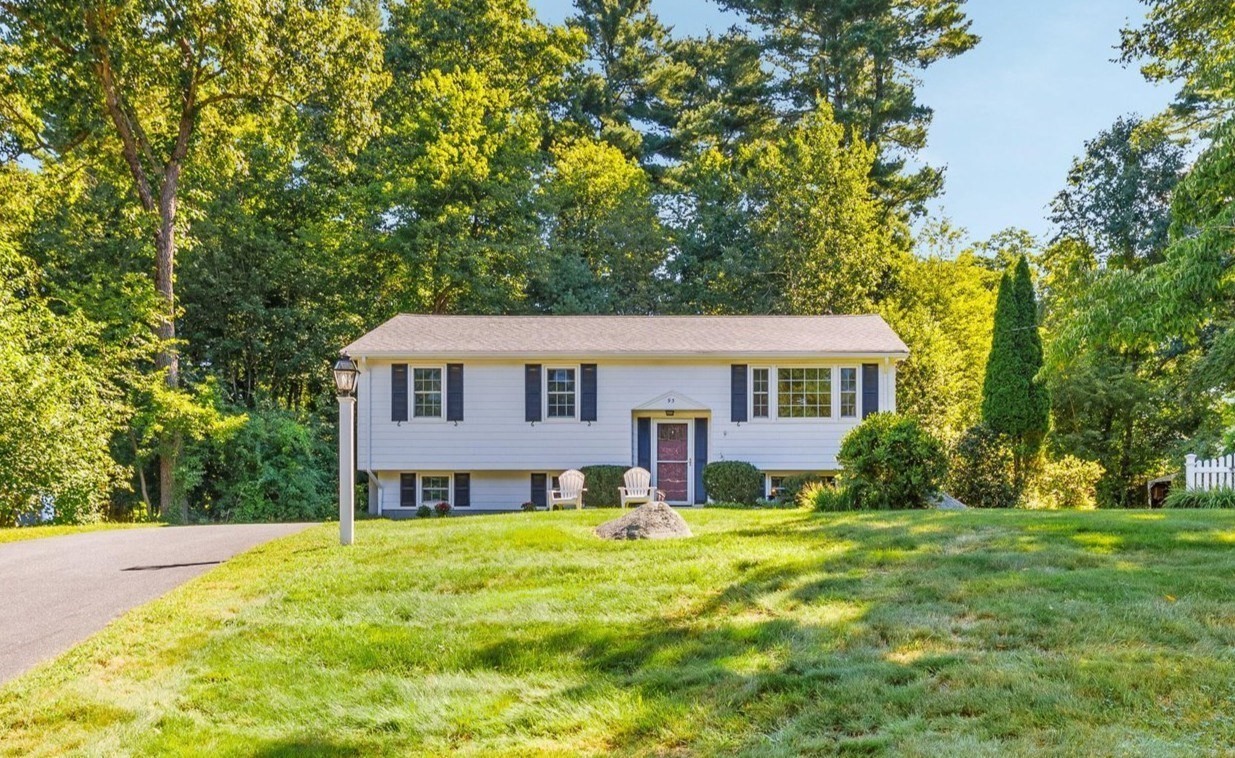 93 Jerrold St, Holliston, MA 01746