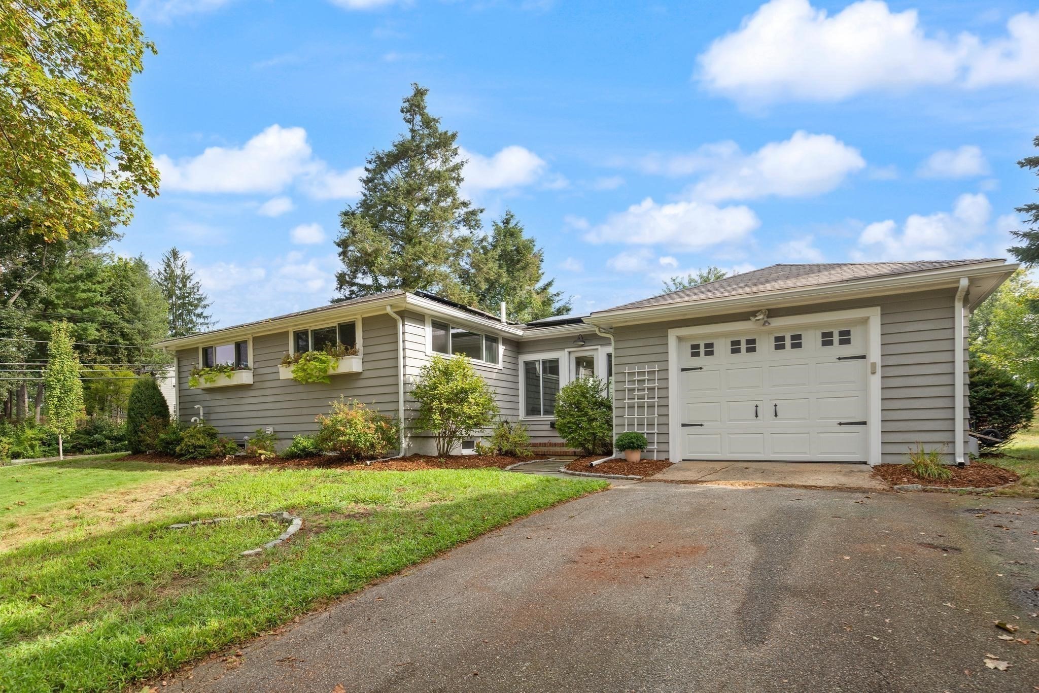 161 Dodge St, Beverly, MA 01915