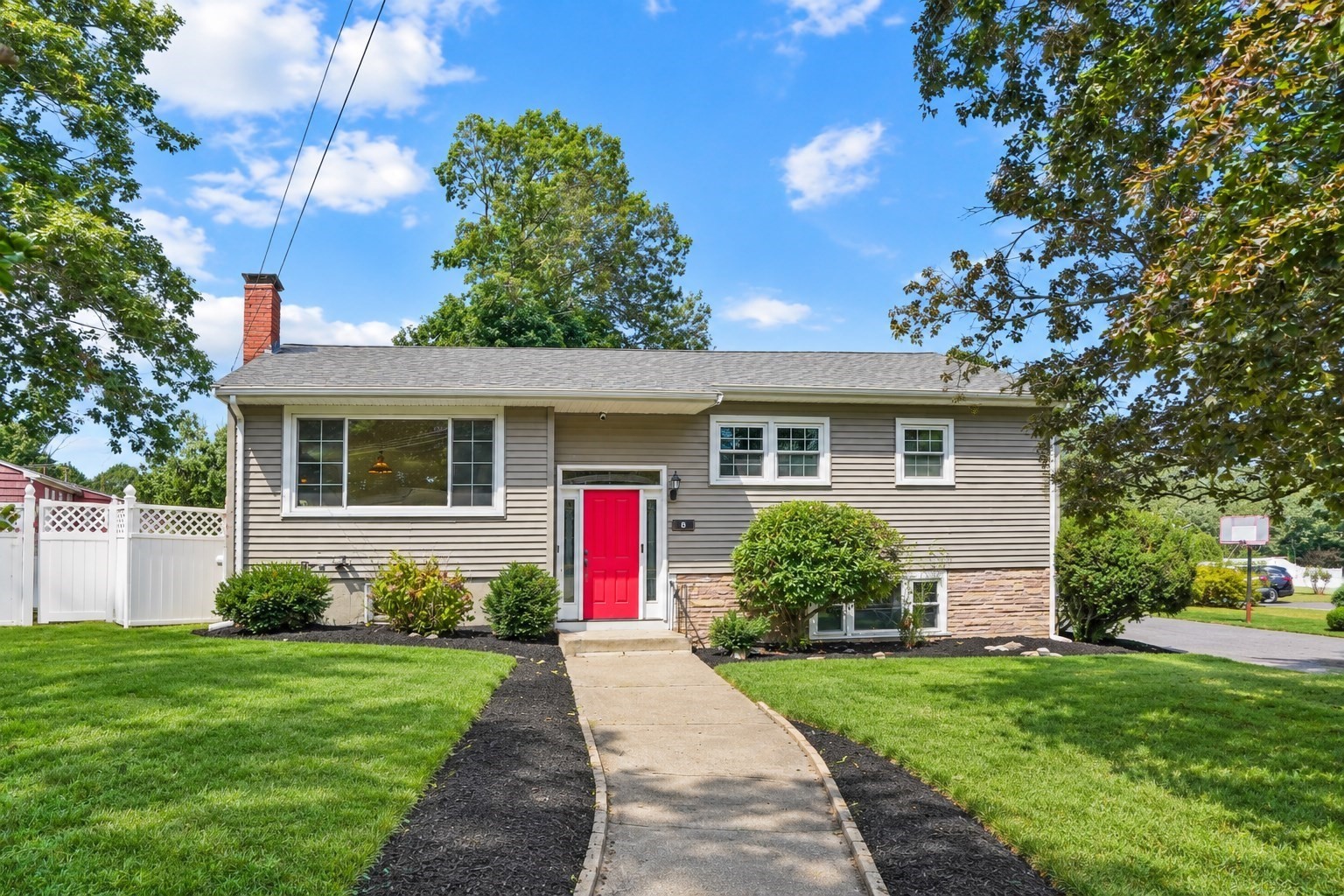 8 Niles Road, Randolph, MA 02368