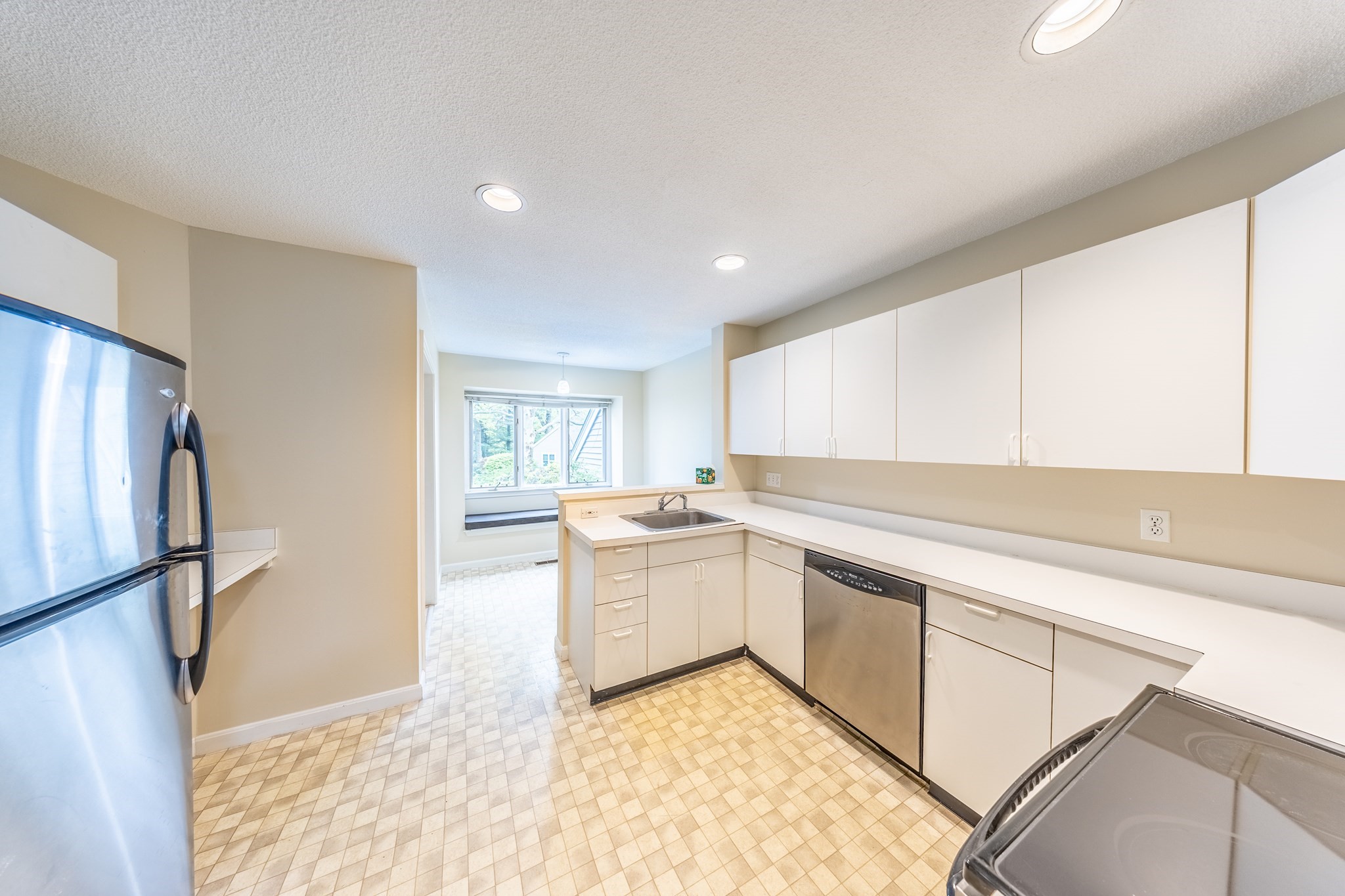 49 Bishops Forest Dr Unit 49, Waltham, MA 02452 - Image 7