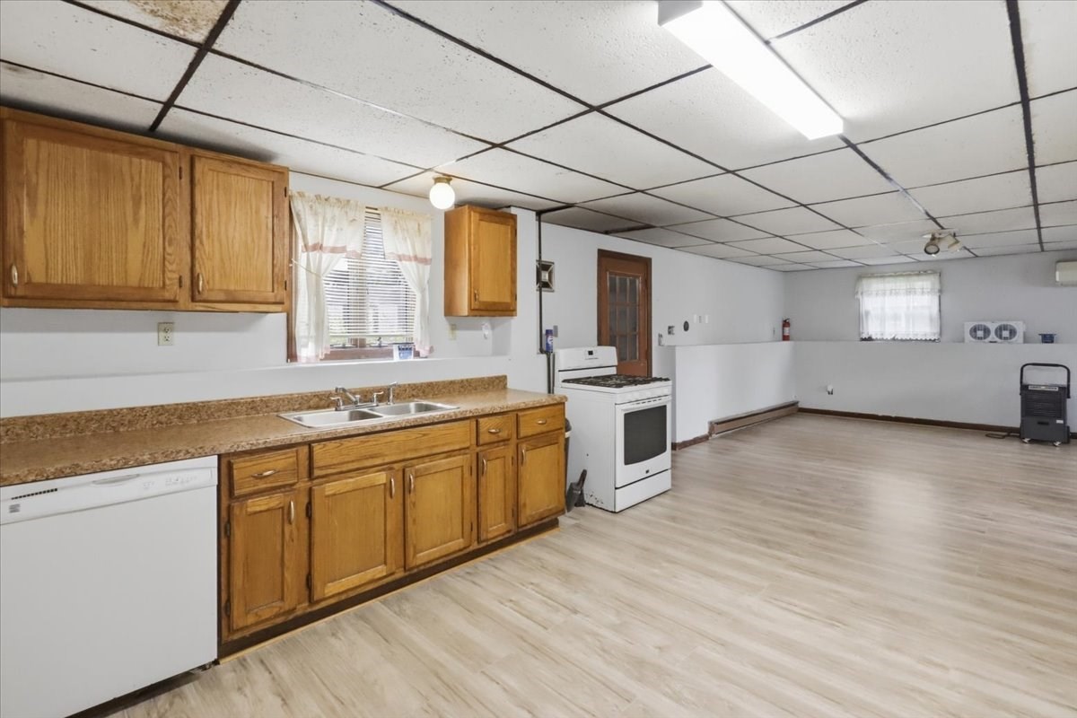 49 Bakerville Rd, Dartmouth, MA 02748 - Image 13