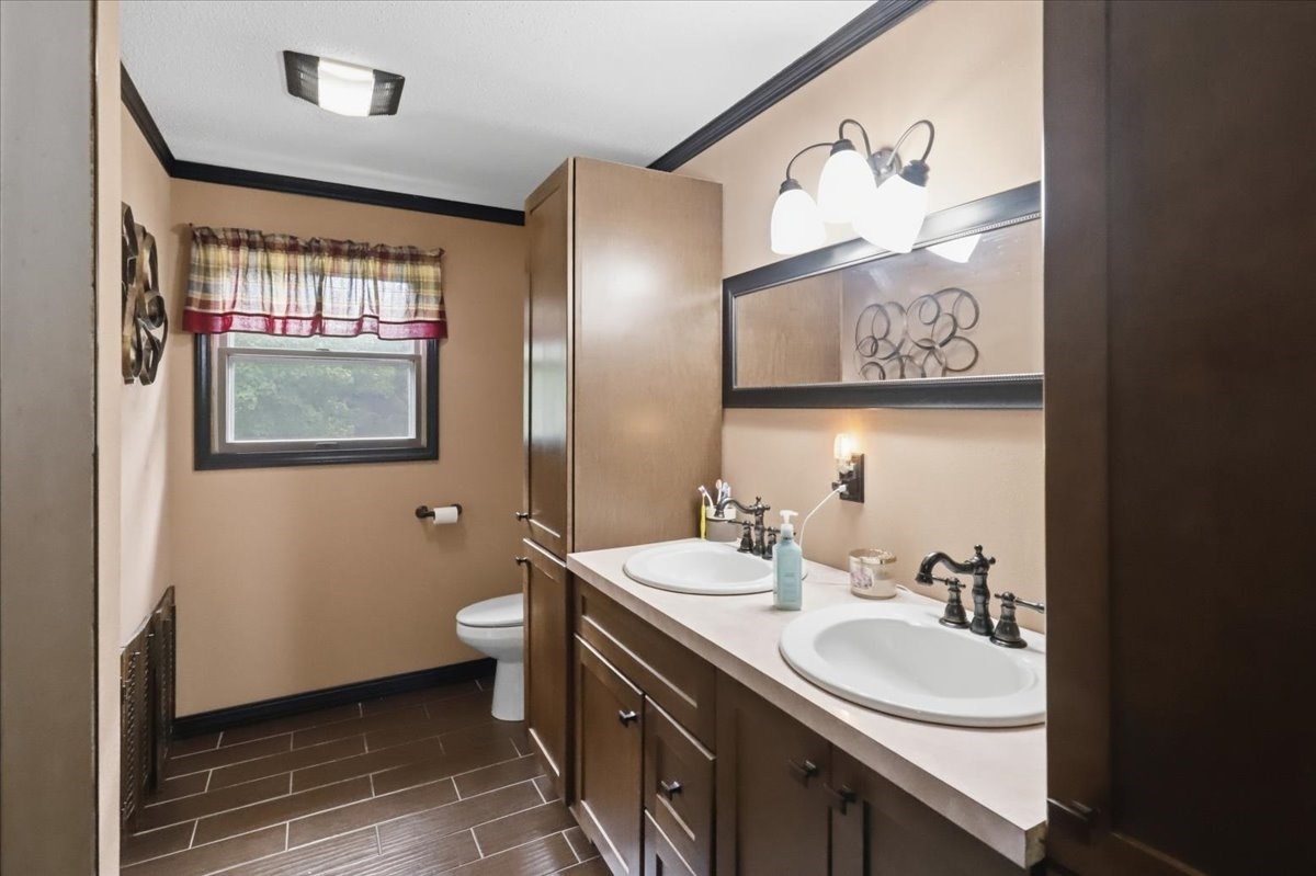 49 Bakerville Rd, Dartmouth, MA 02748 - Image 14