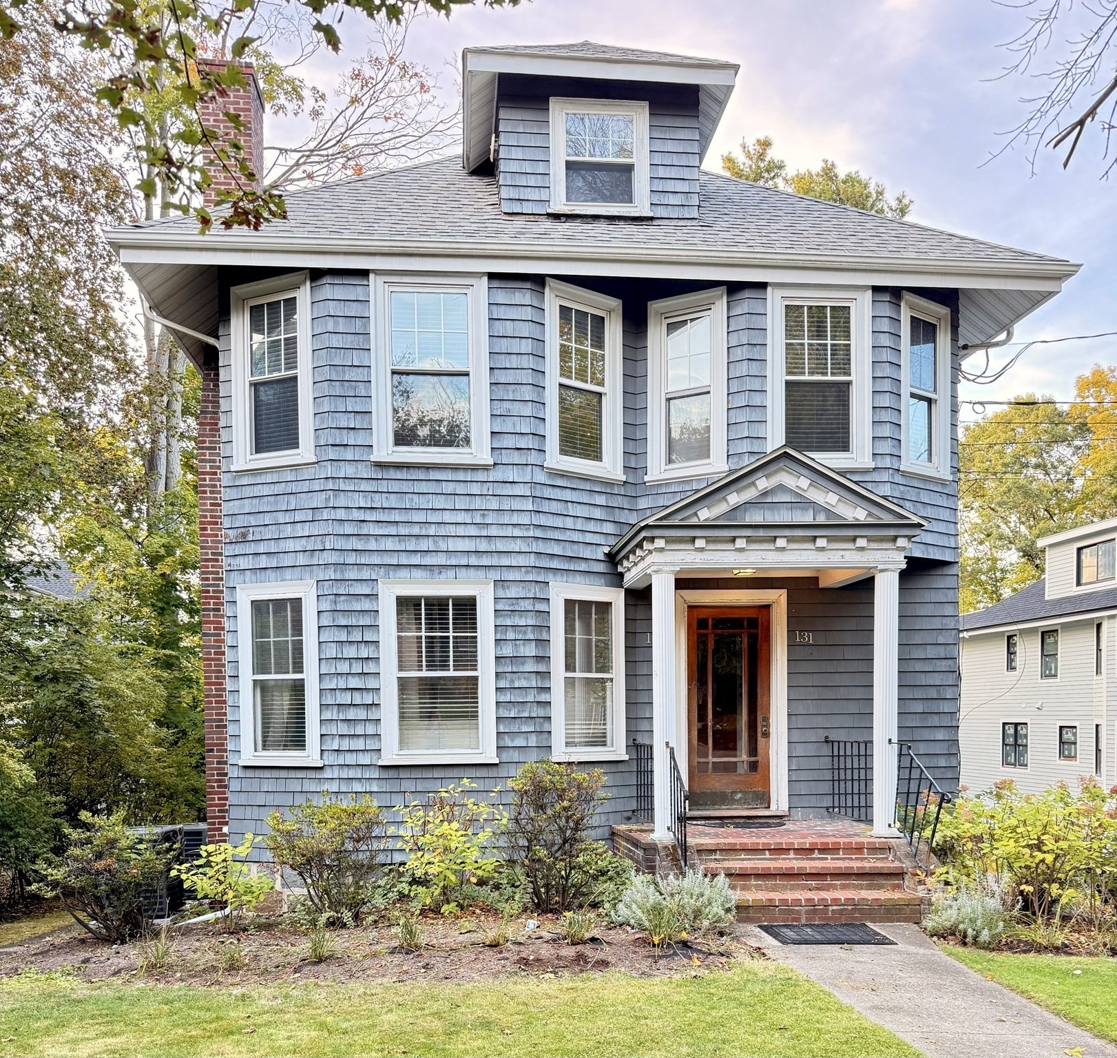 131 Mount Vernon St, Newton, MA 02465