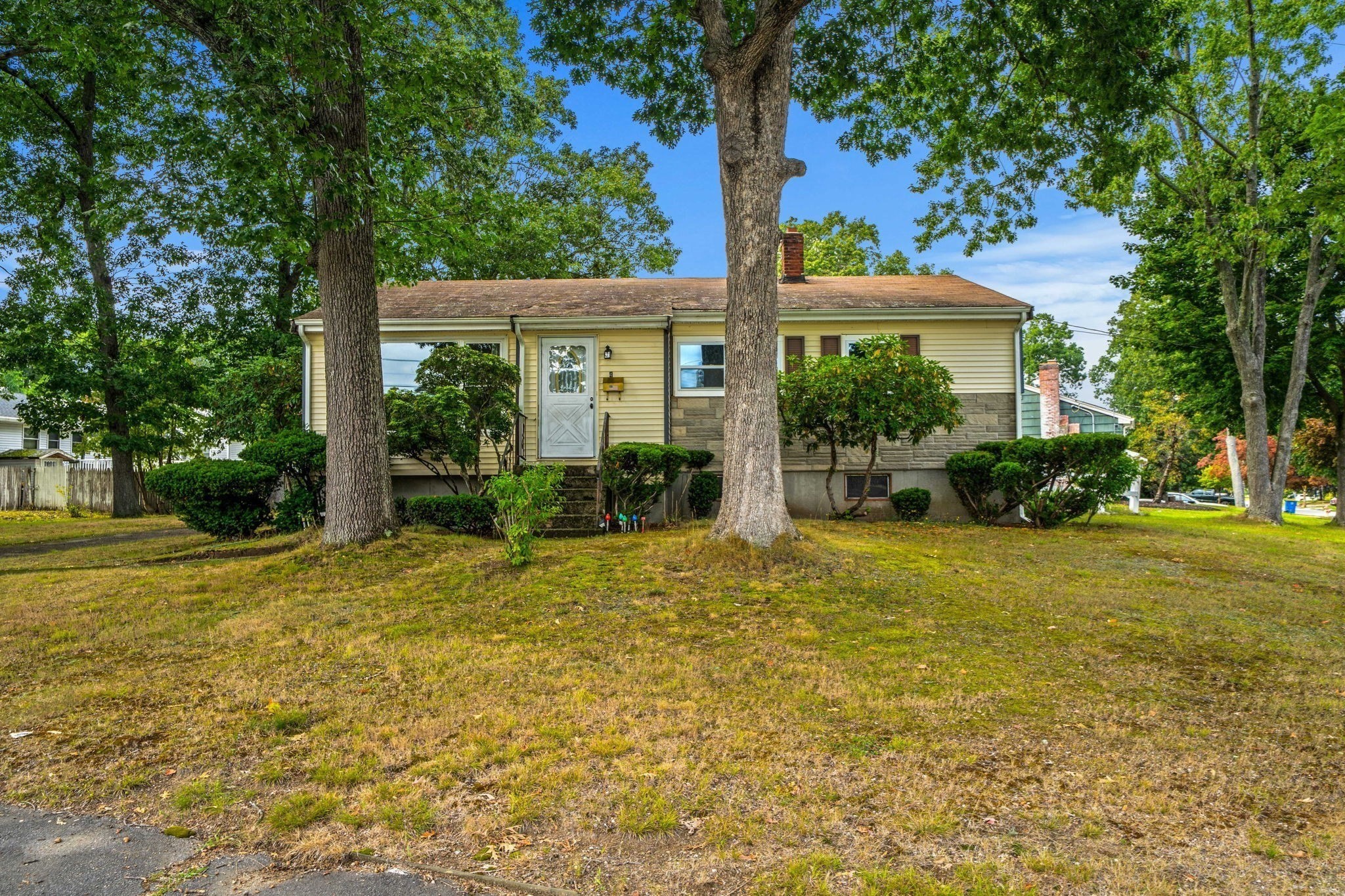 4 Niles Rd, Randolph, MA 02368