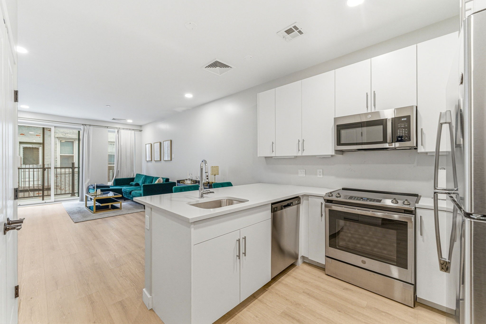 157 Chestnut Unit 203, Chelsea, MA 02150