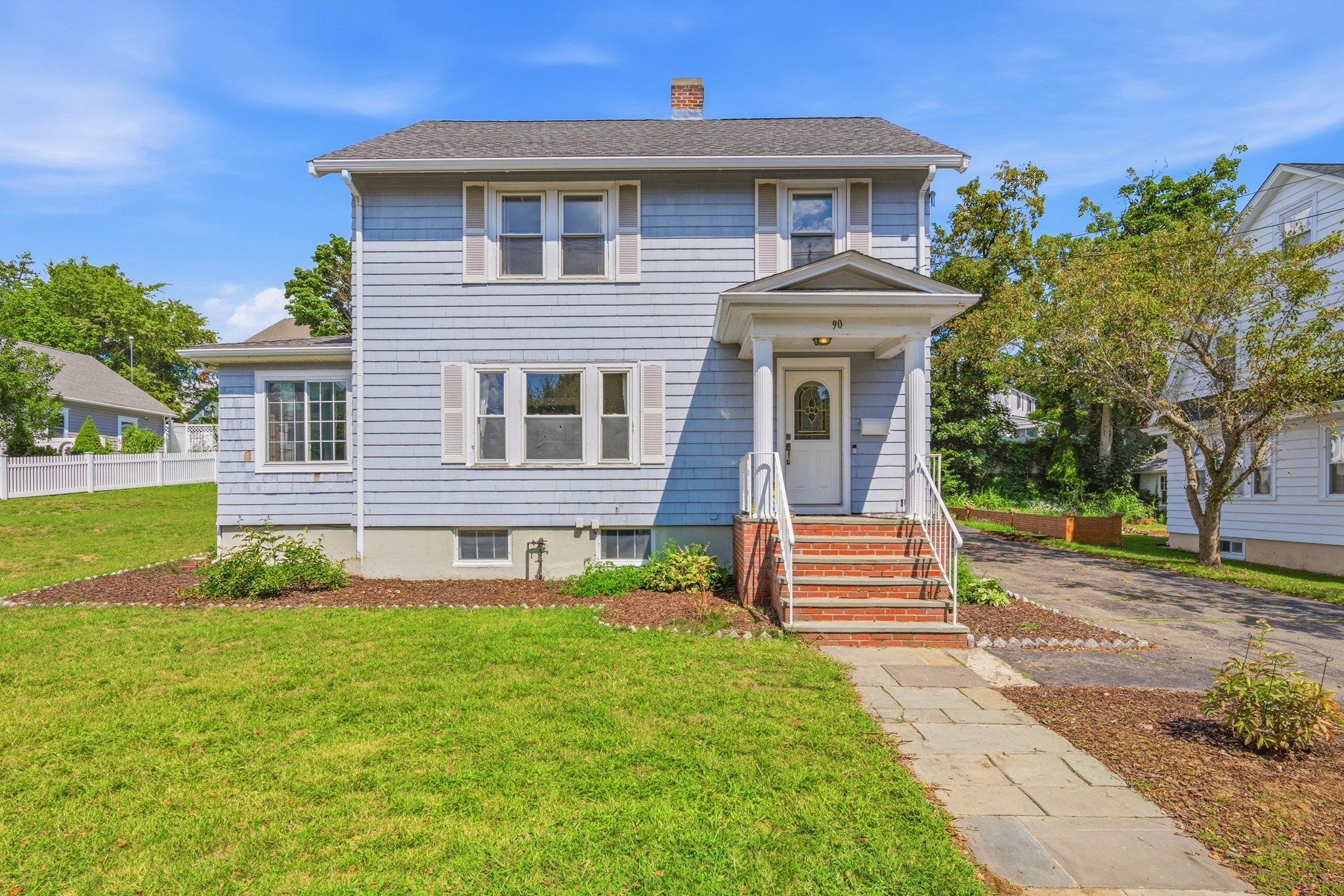 90 Standish Ave, Quincy, MA 02170