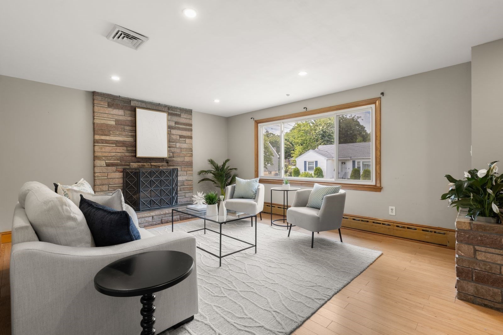 8 Helene St, Quincy, MA 02169