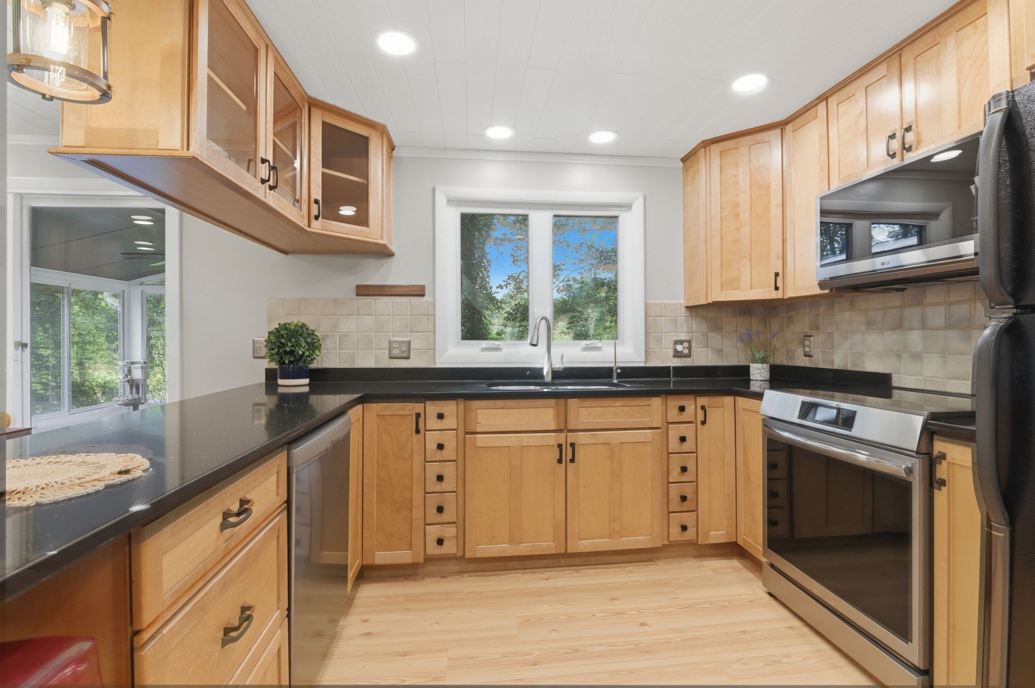 7 Oxyoke Dr, Methuen, MA 01844 - Image 9