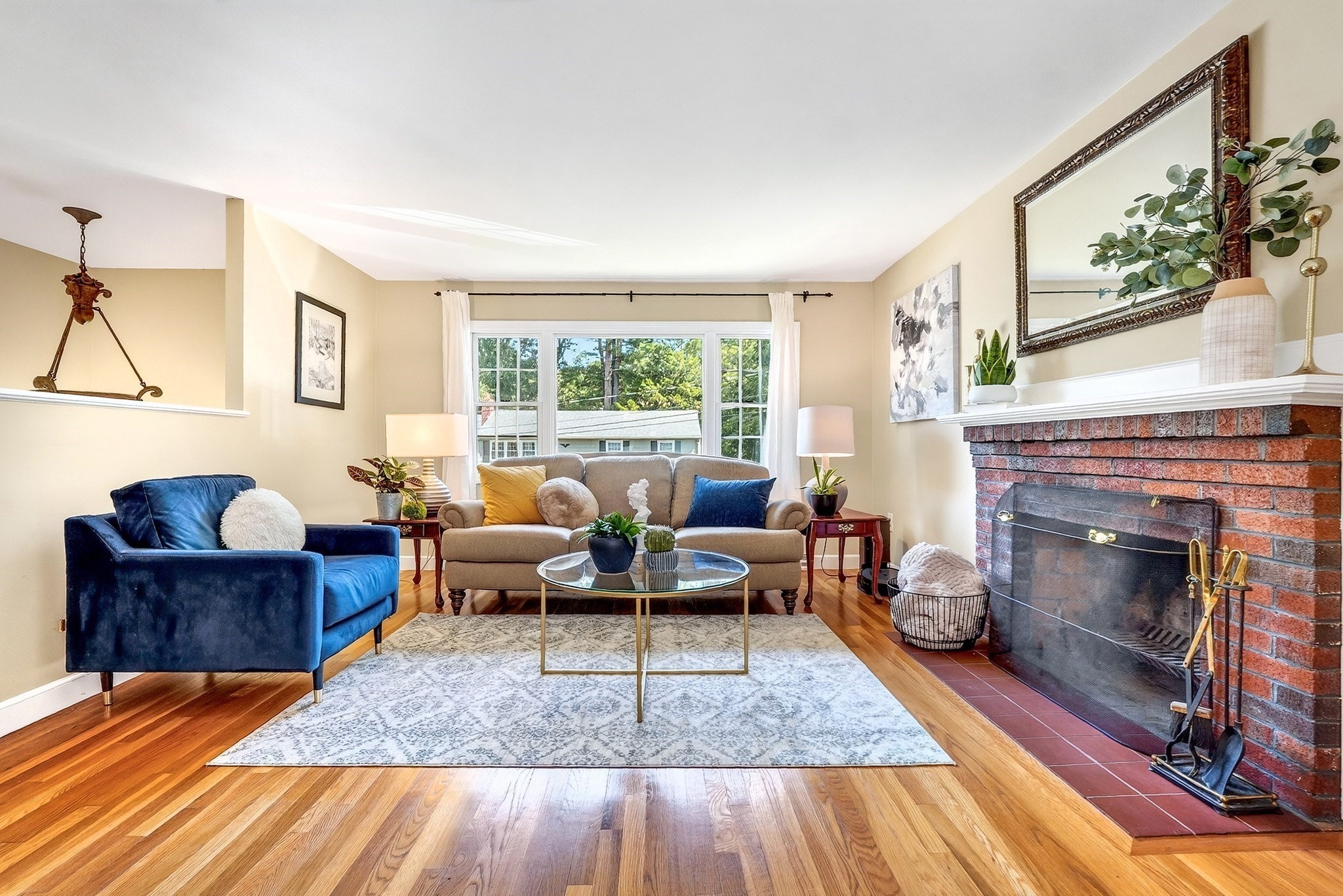 2 Town Line Rd, Burlington, MA 01803