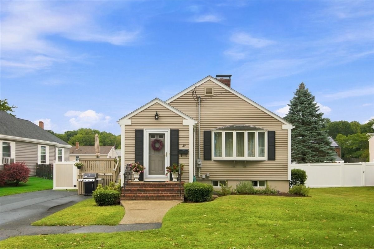 29 Garfield Ave, Beverly, MA 01915