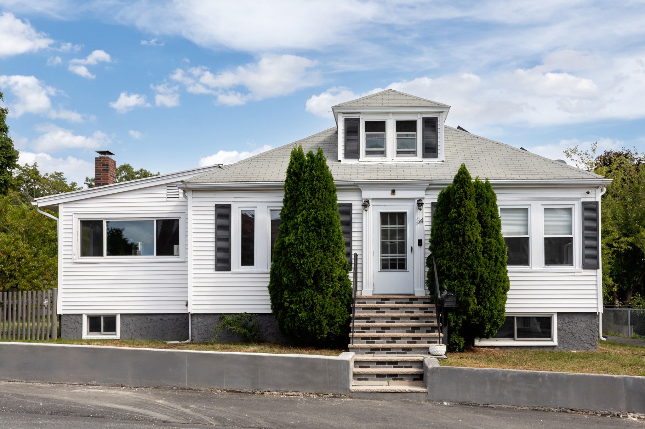 34 Farrington Ave, Dedham, MA 02026