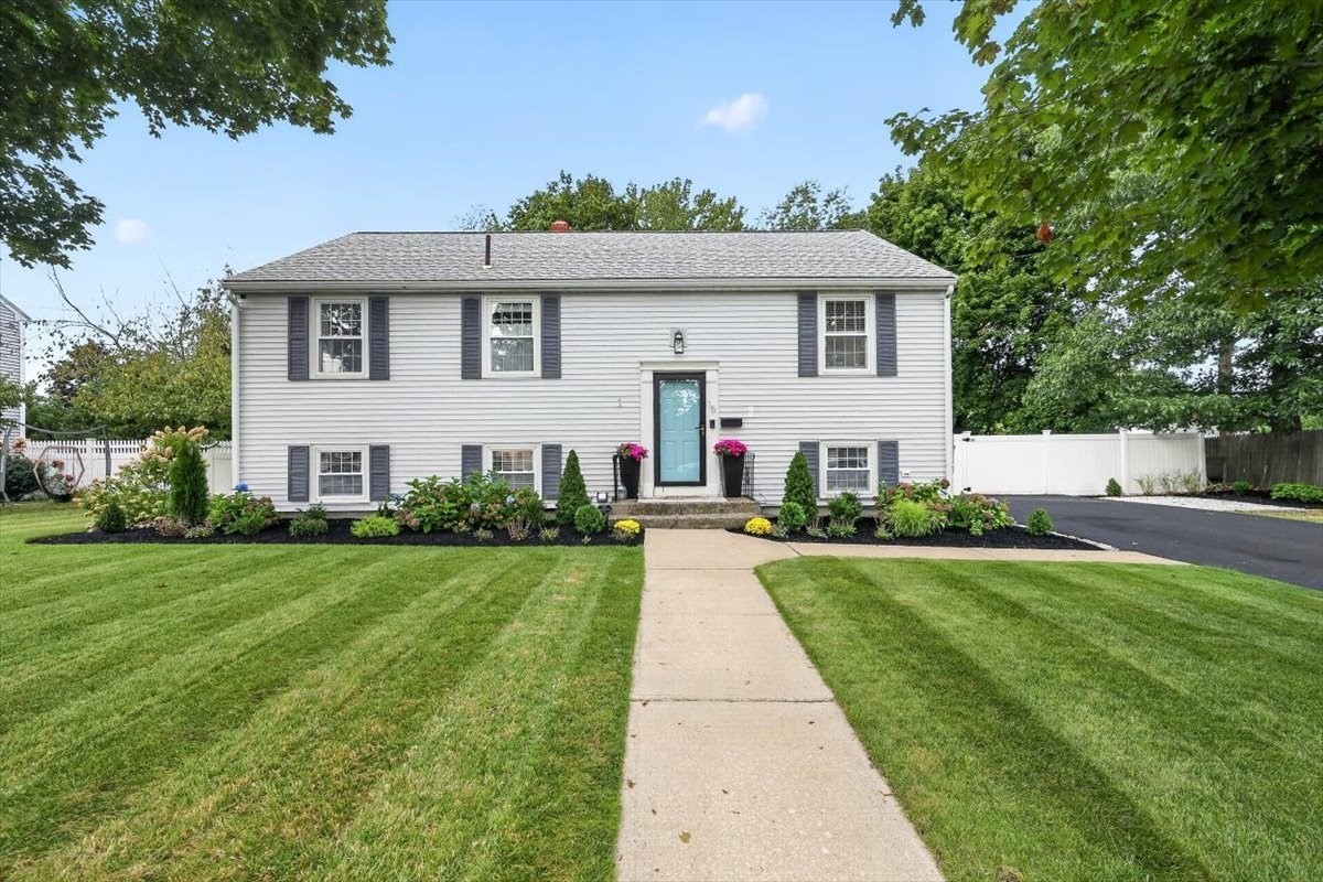 15 Donna Rd, Weymouth, MA 02190