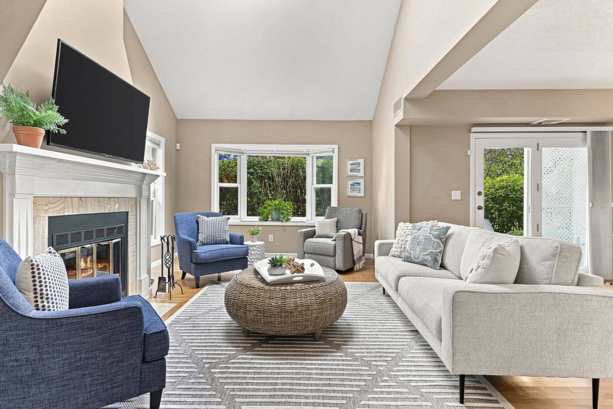 28 Whaler Ln Unit 28, Quincy, MA 02171
