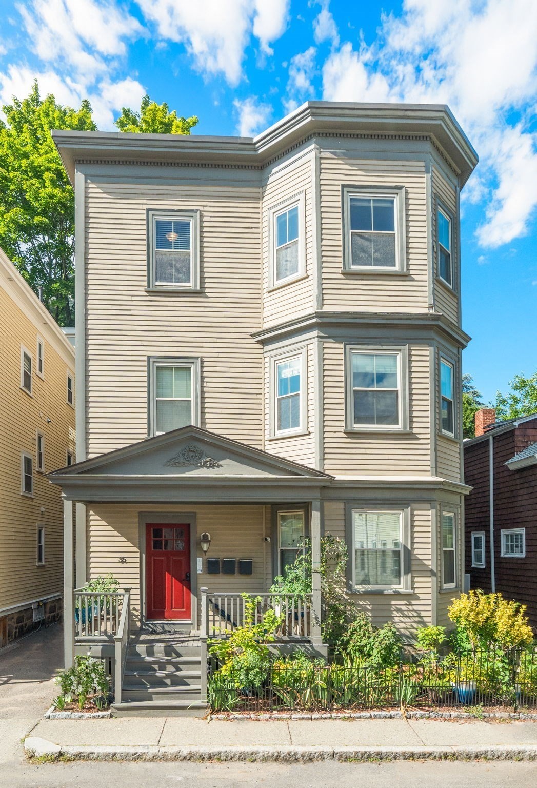 35 White Pl Unit 3, Brookline, MA 02445