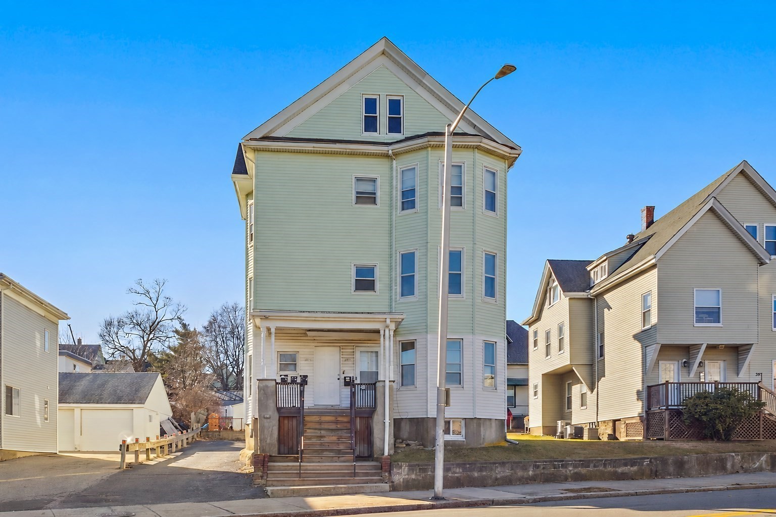 403 Ferry St, Malden, MA 02148