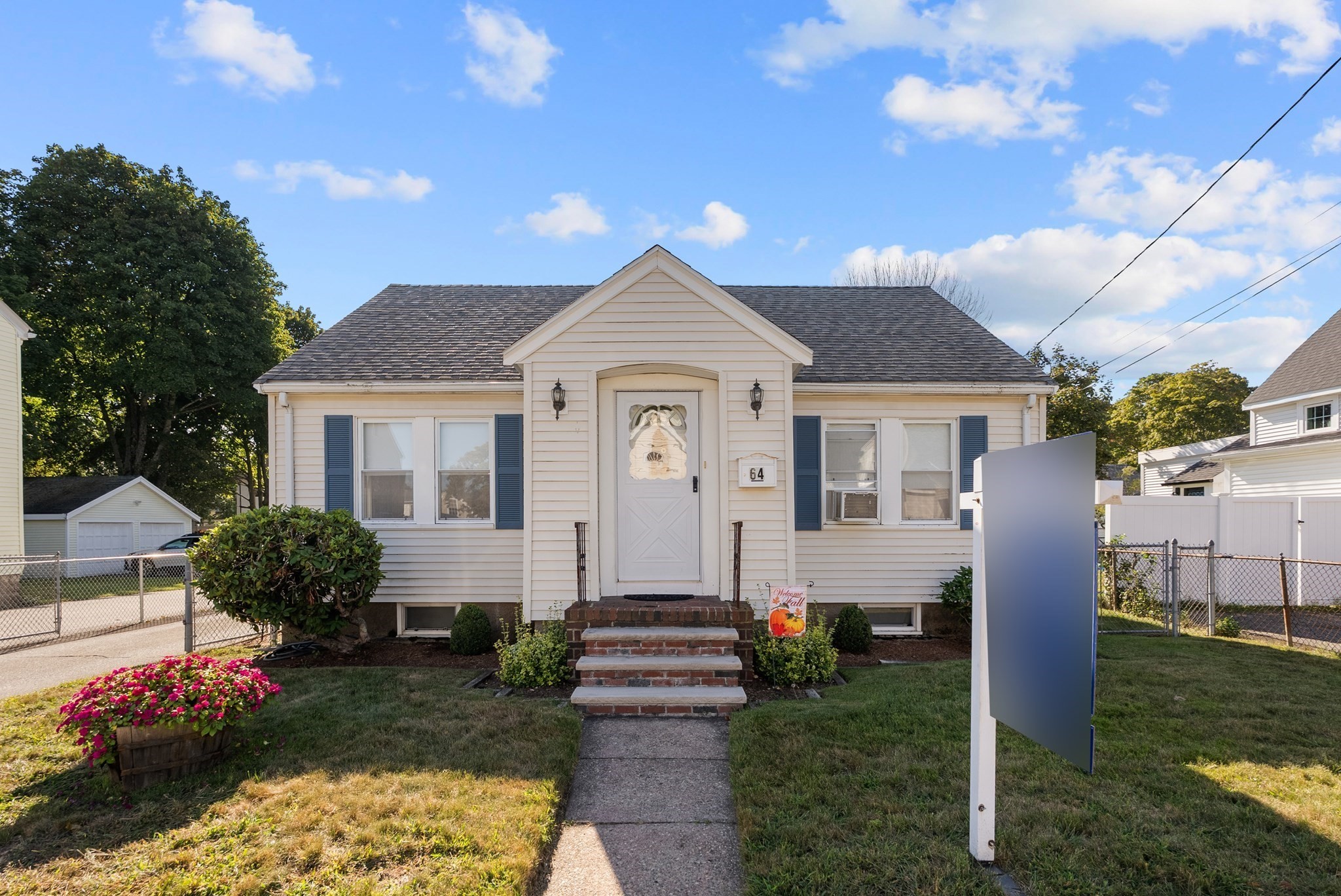 64 County St, Peabody, MA 01960