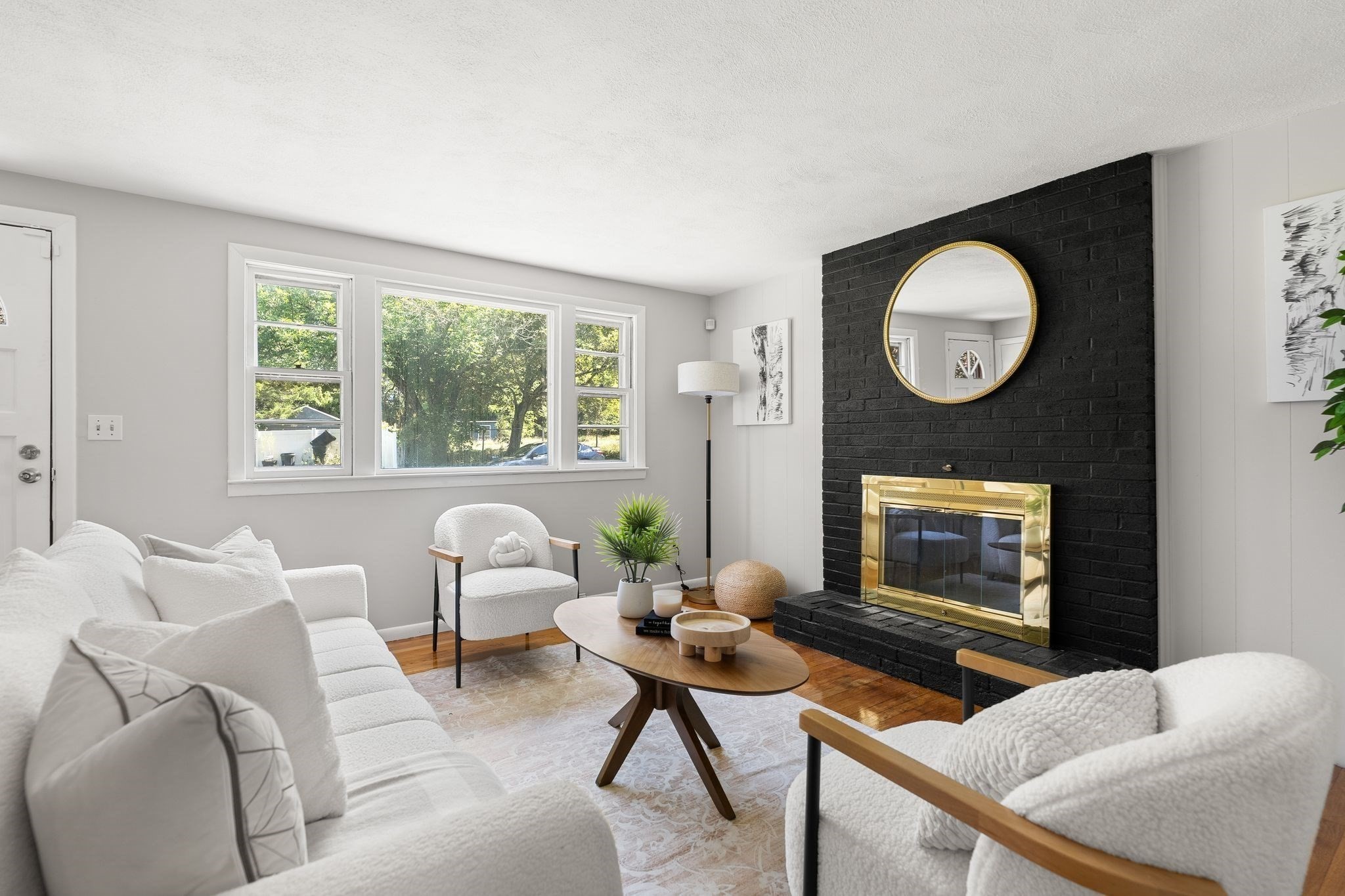 15 Bradford St, Stoughton, MA 02072